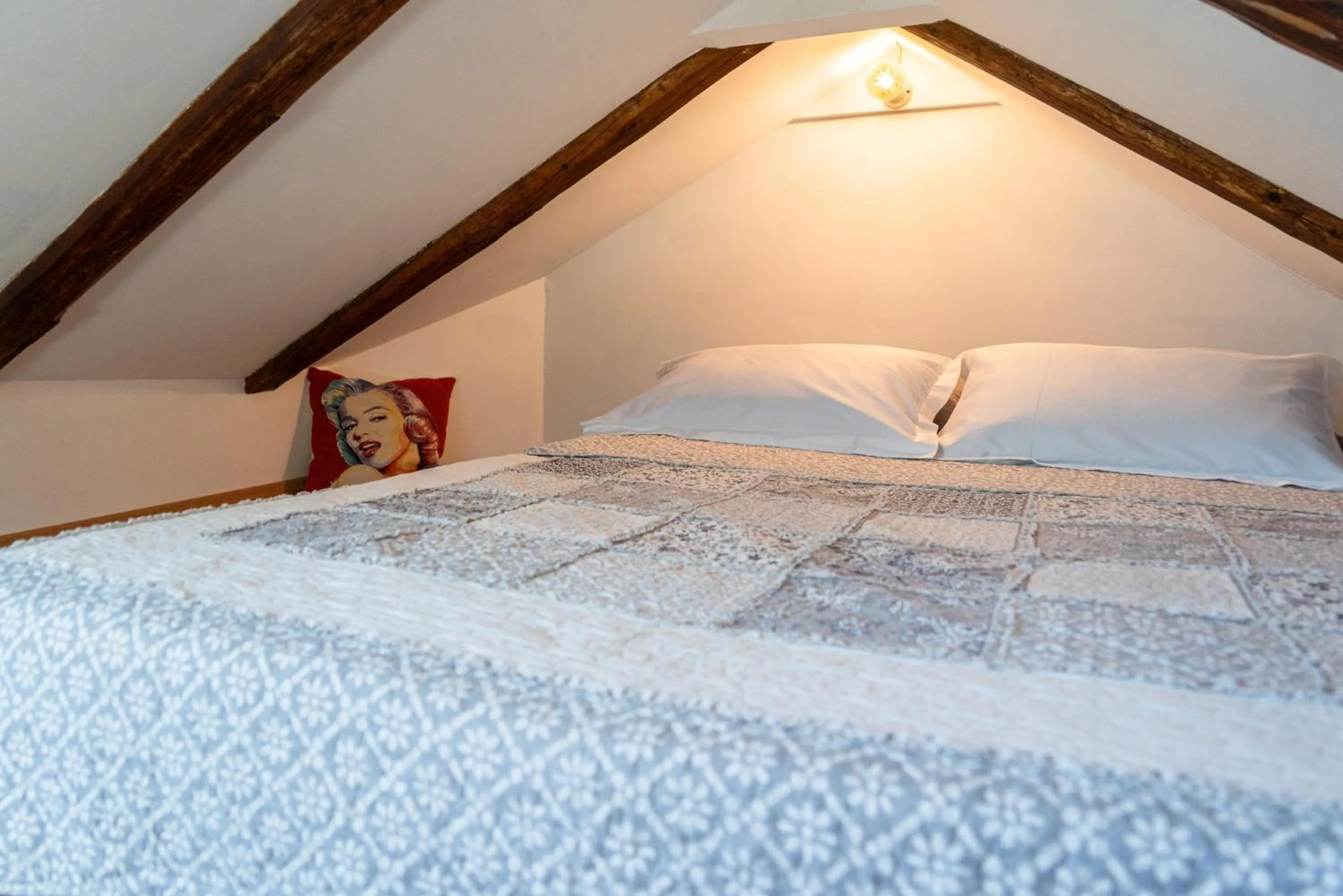 Bed in Cool attic apartment Marina in the heart of Split