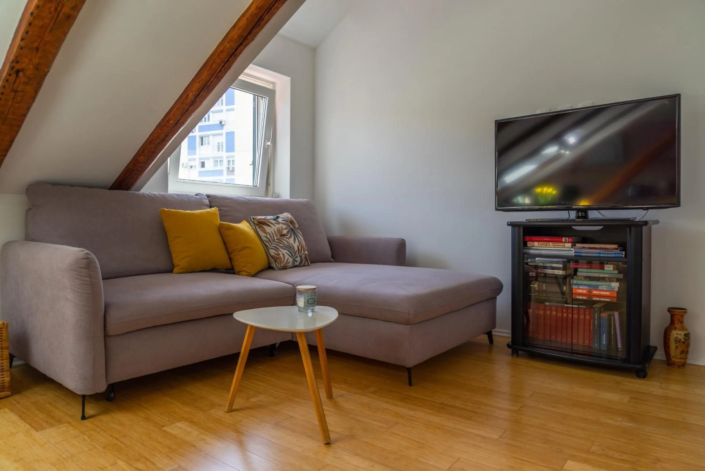 TV and multimedia in Cool attic apartment Marina in the heart of Split