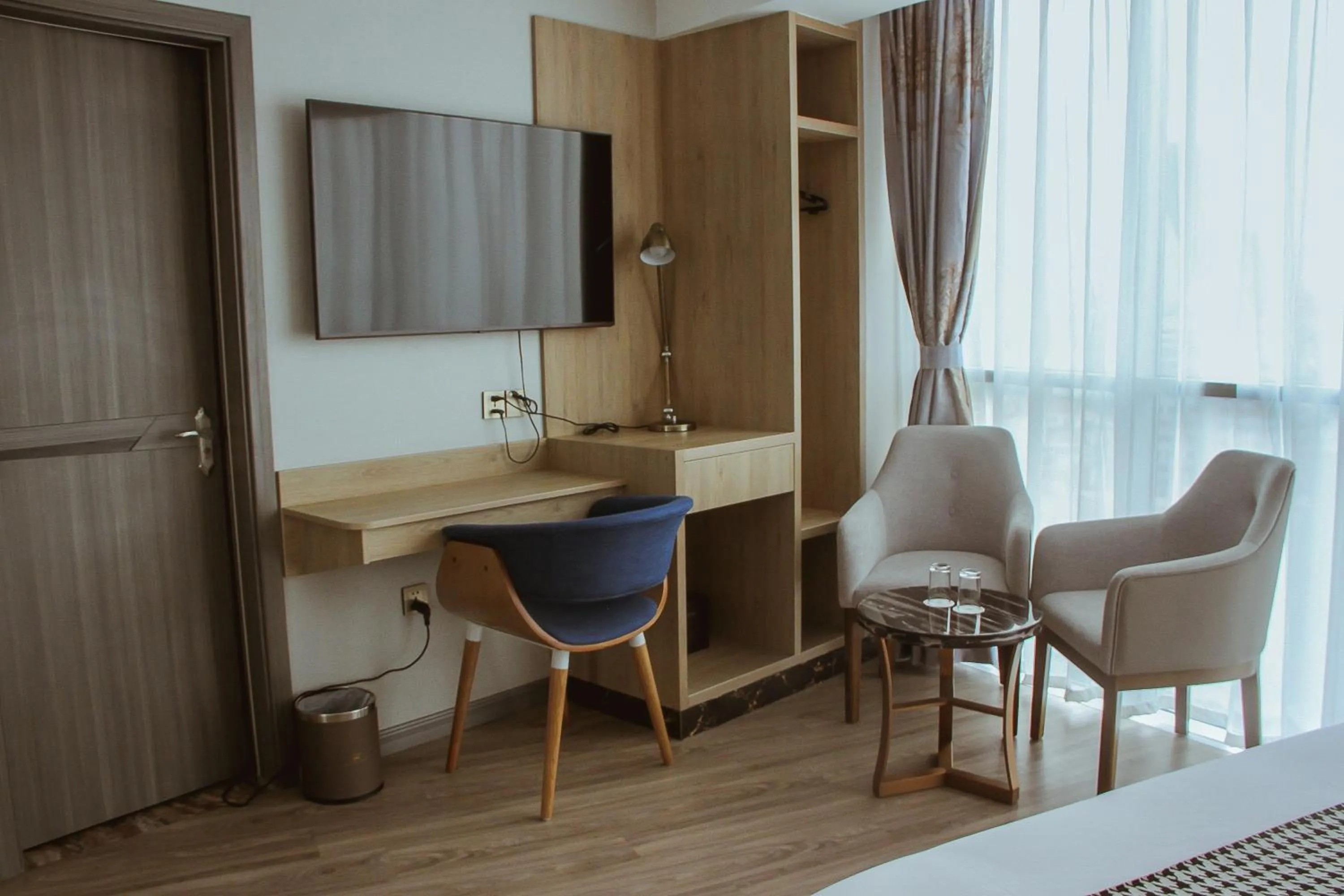 hair dresser in Gold Source Hotel