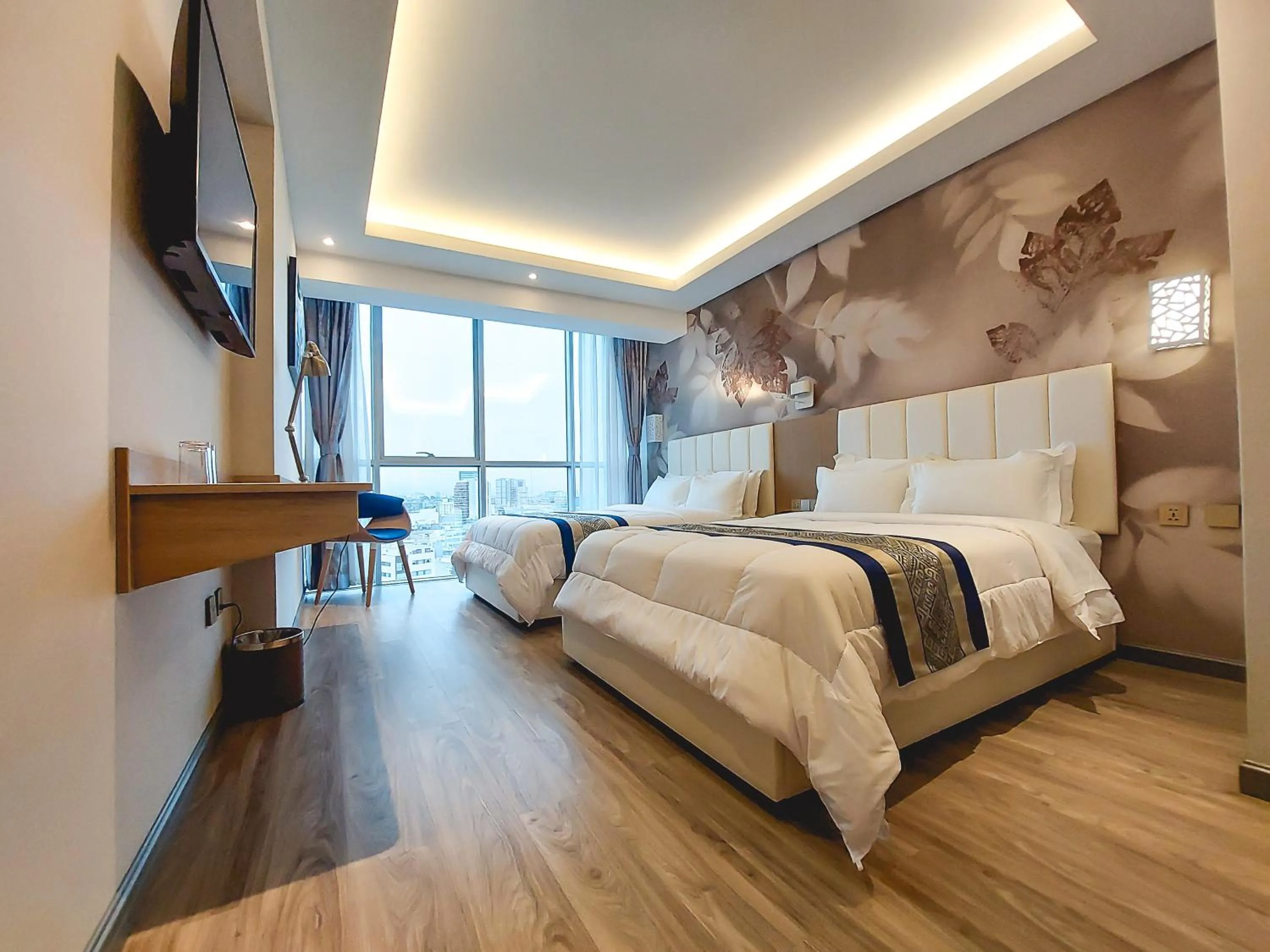 TV and multimedia, Bed in Gold Source Hotel