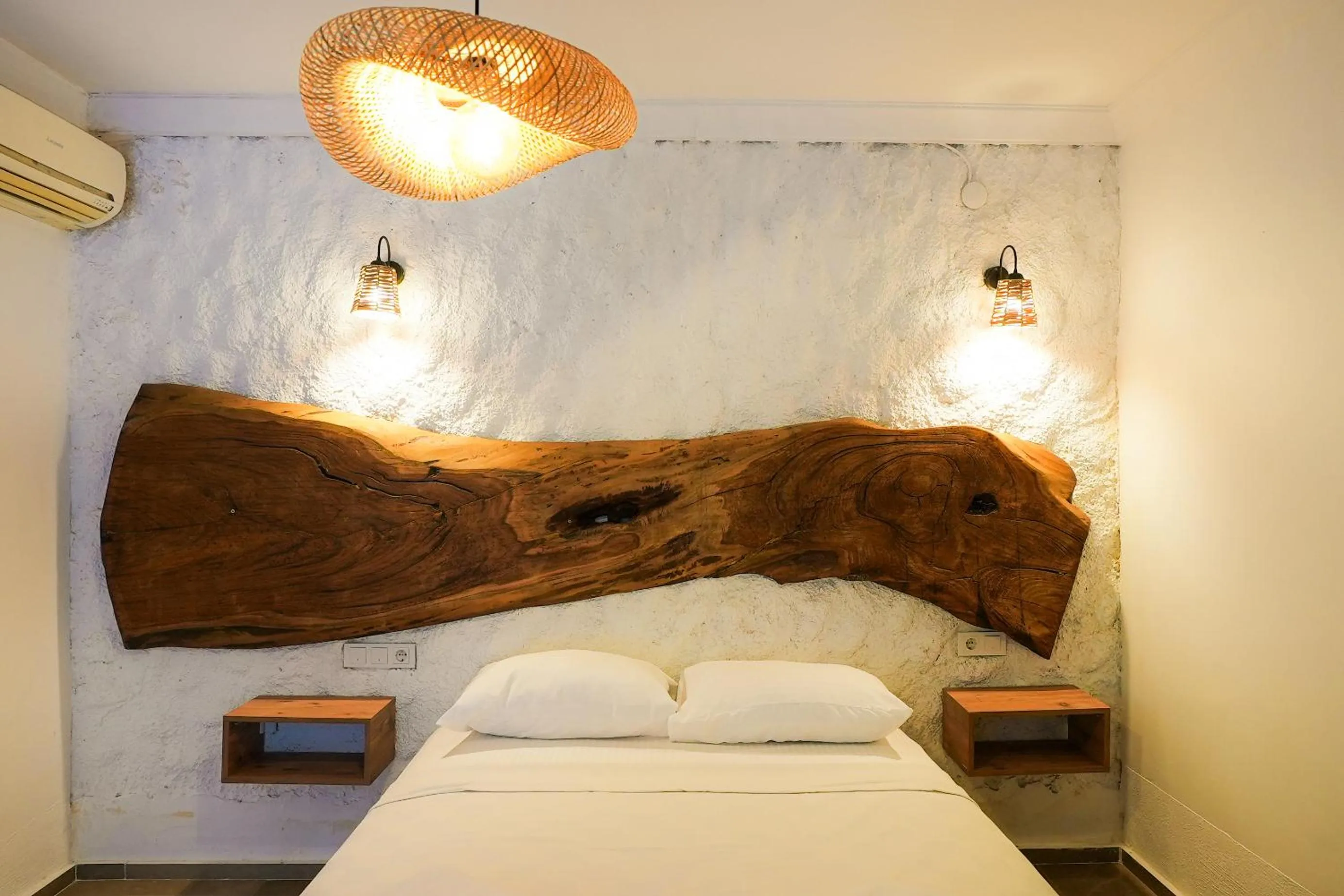 Bed in NURİYE ALACATI