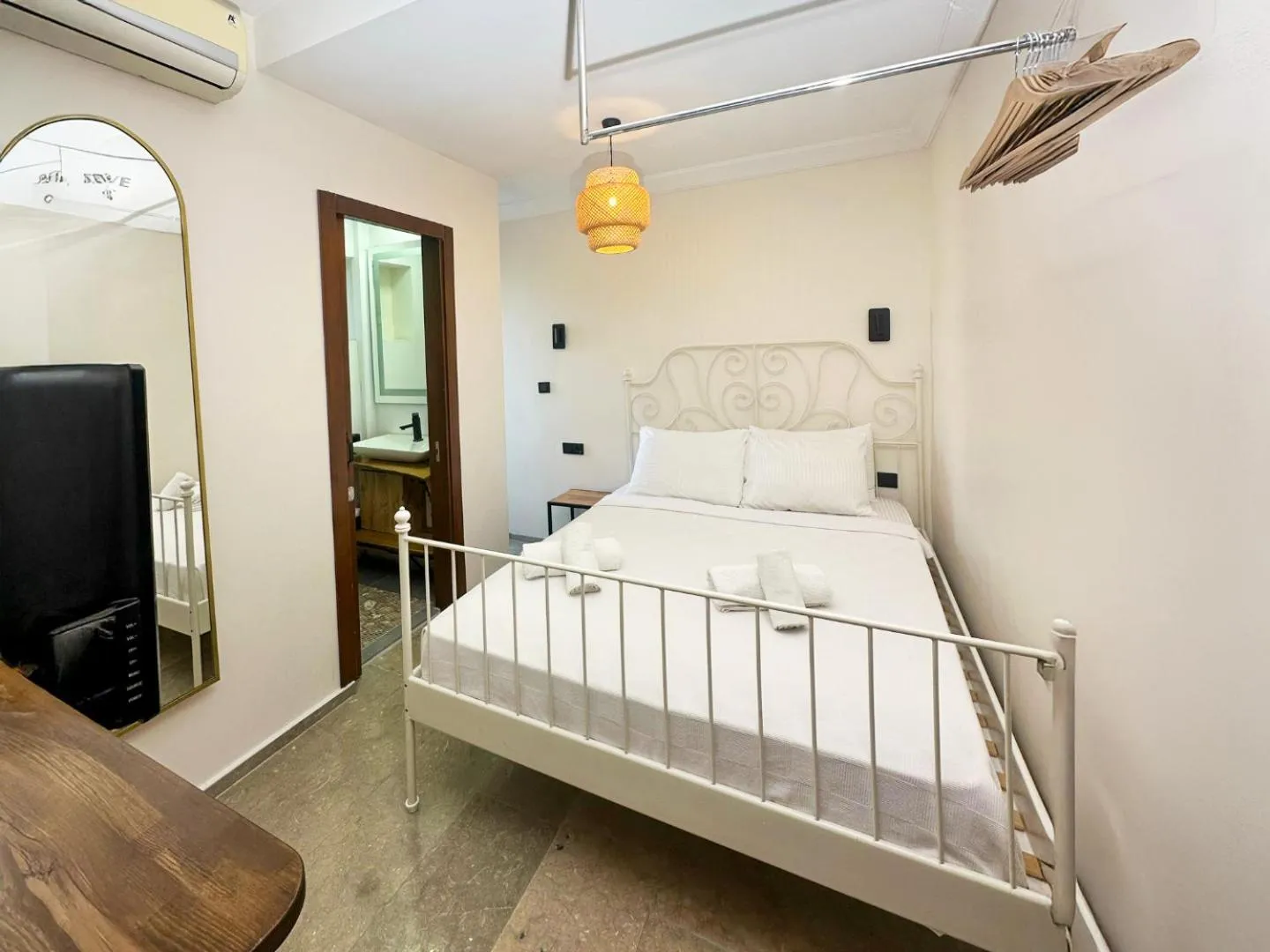 Bed in NURİYE ALACATI