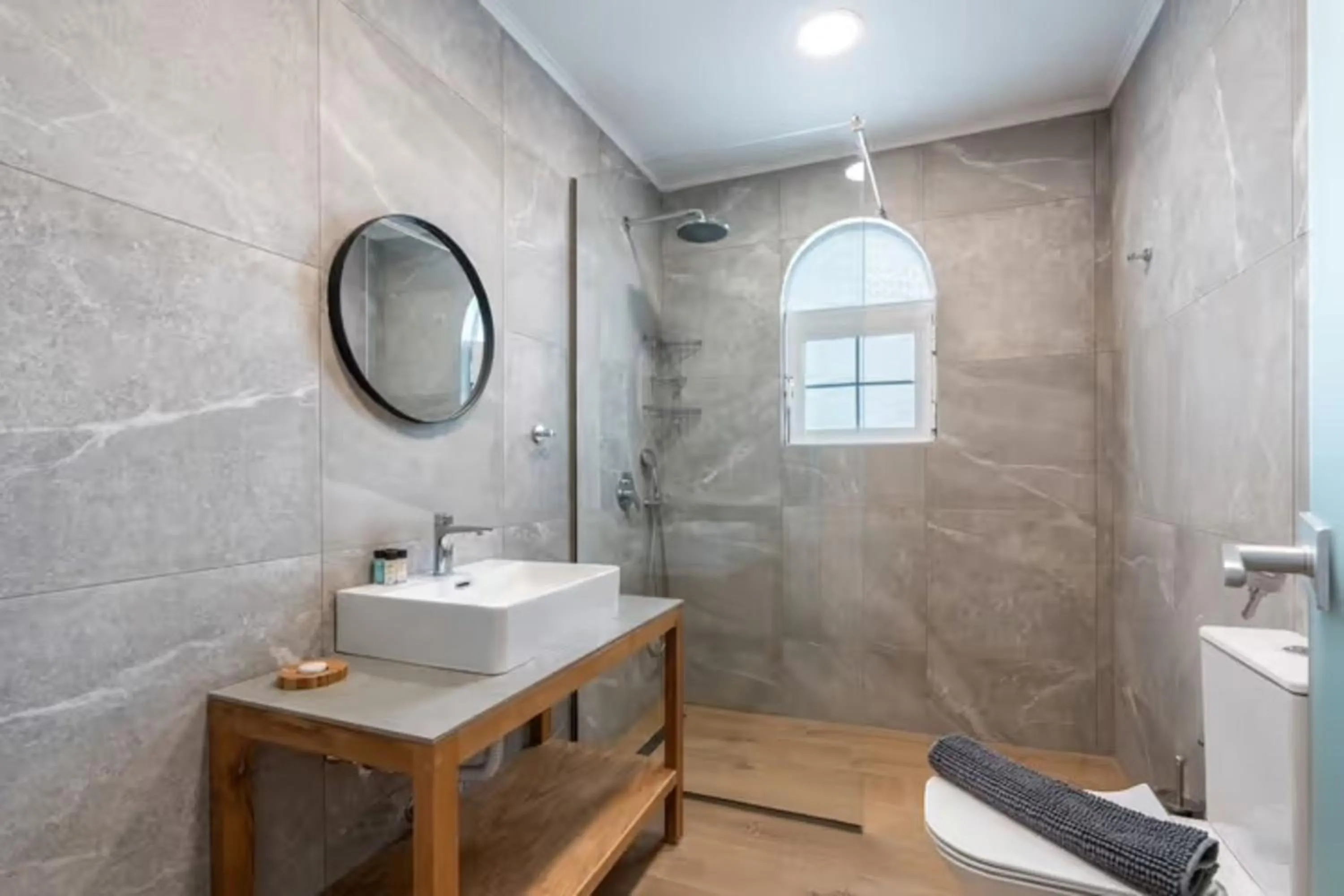 Shower in Eva's Rooms