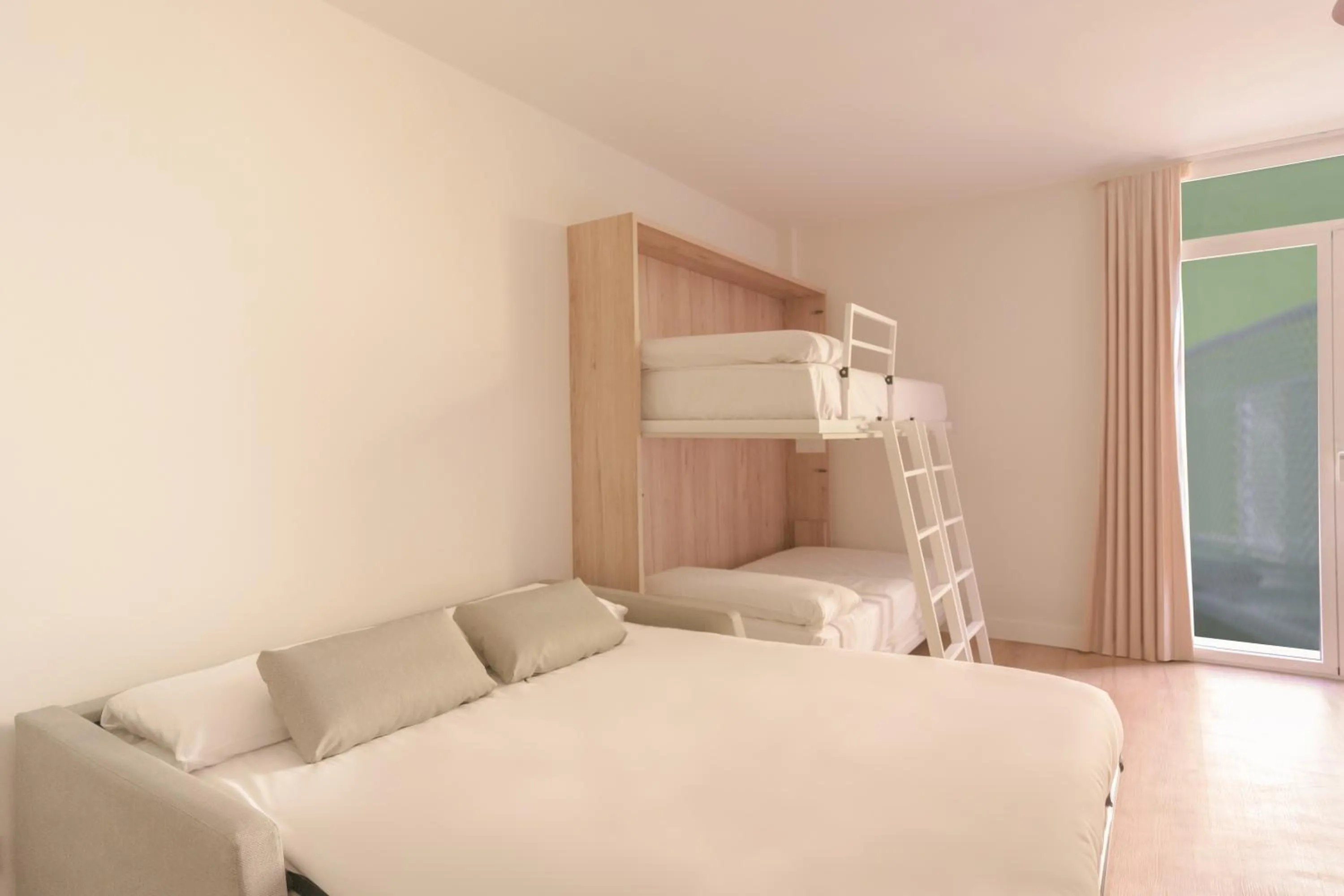 bunk bed, Bed in Spirit Apartamentos Valladolid Centro