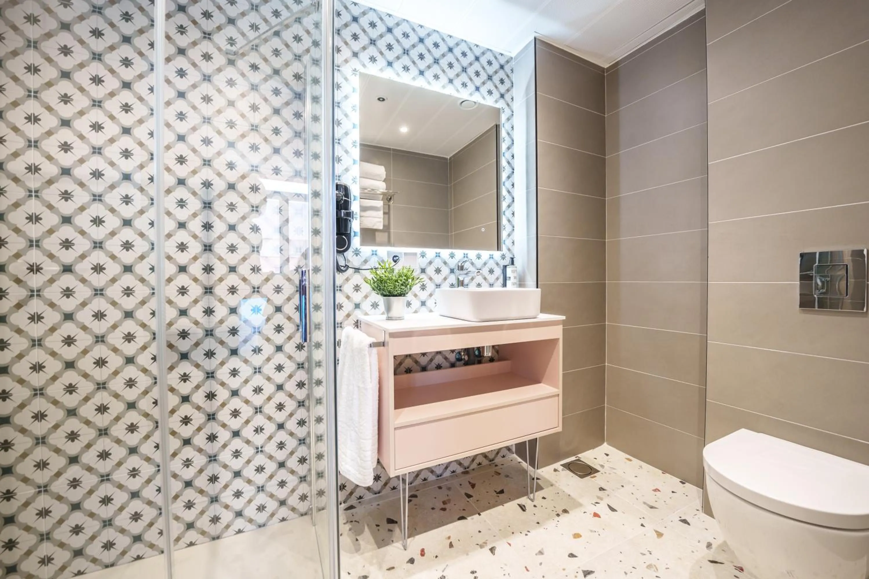 Bathroom in Spirit Apartamentos Valladolid Centro