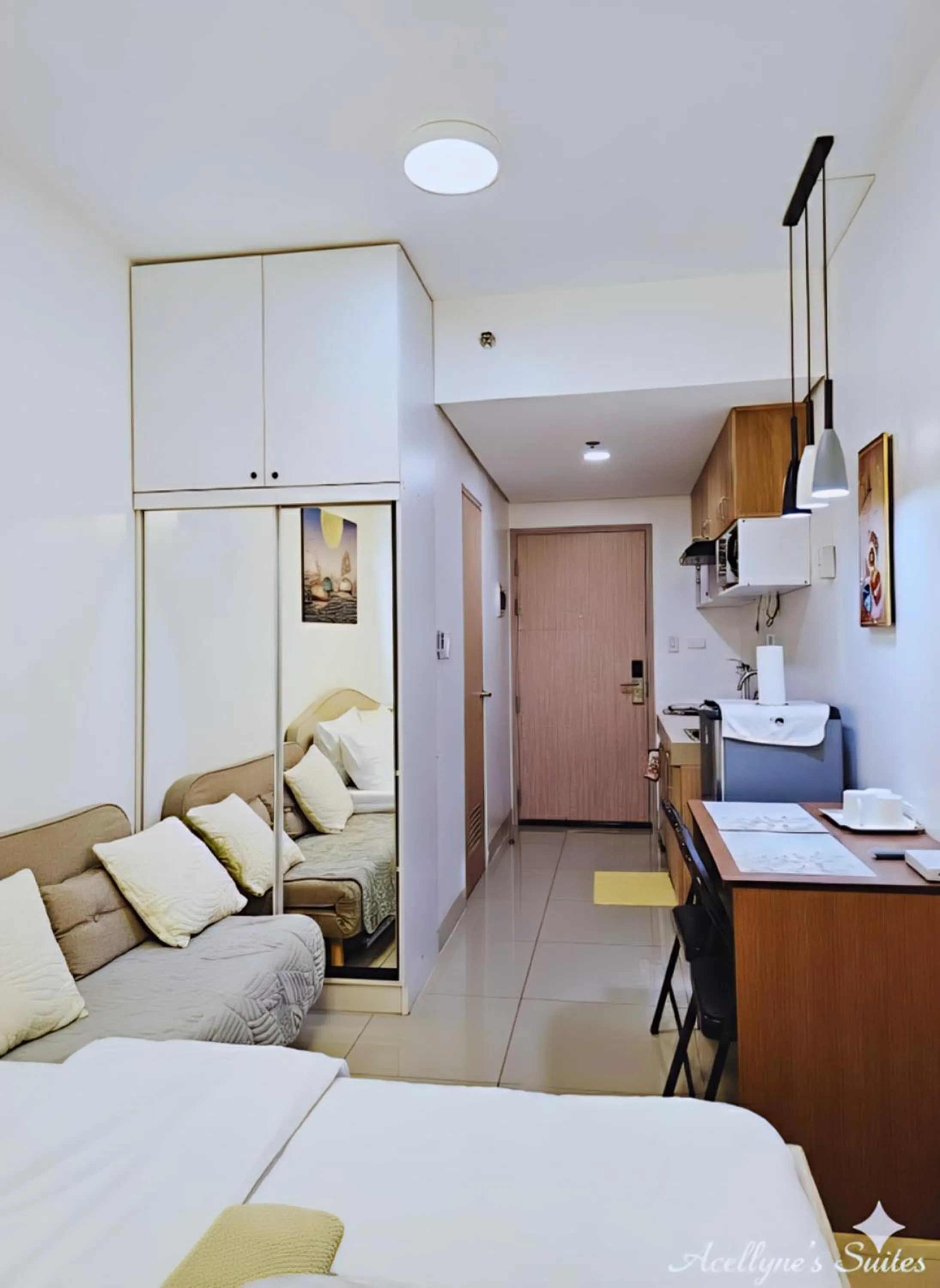 Bed in Acellyne's Suites at Green 2 Residences with Netflix!