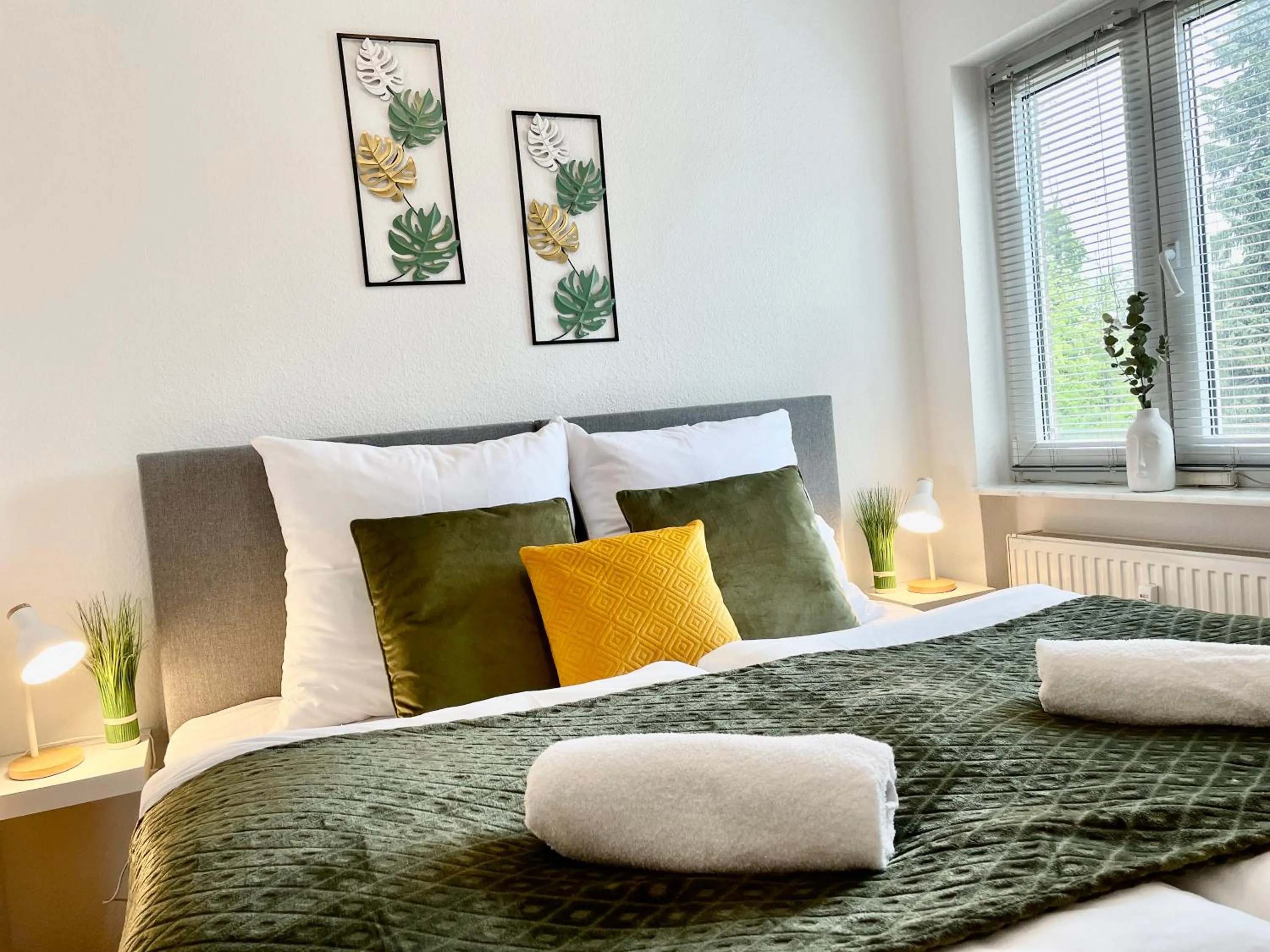 Bedroom, Bed in Design Maisonette I Kamin I 10 Personen I Netflix