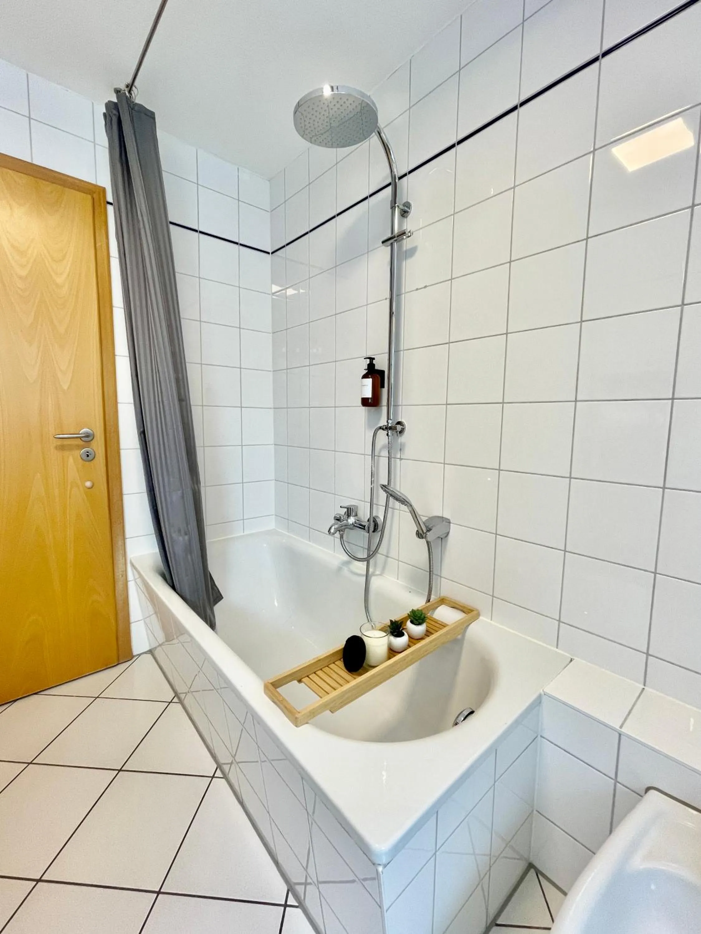 Shower in Design Maisonette I Kamin I 10 Personen I Netflix