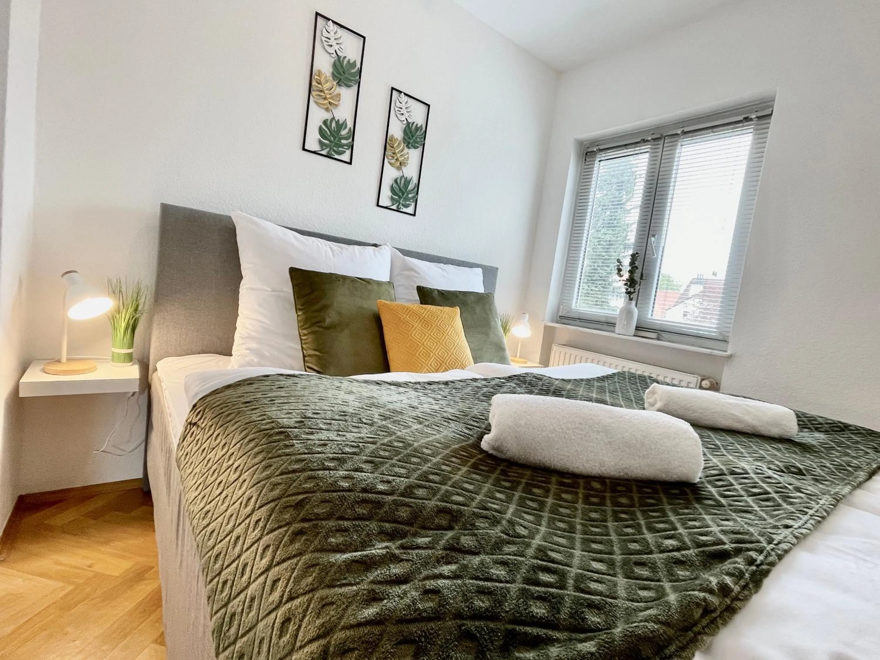 Bedroom, Bed in Design Maisonette I Kamin I 10 Personen I Netflix