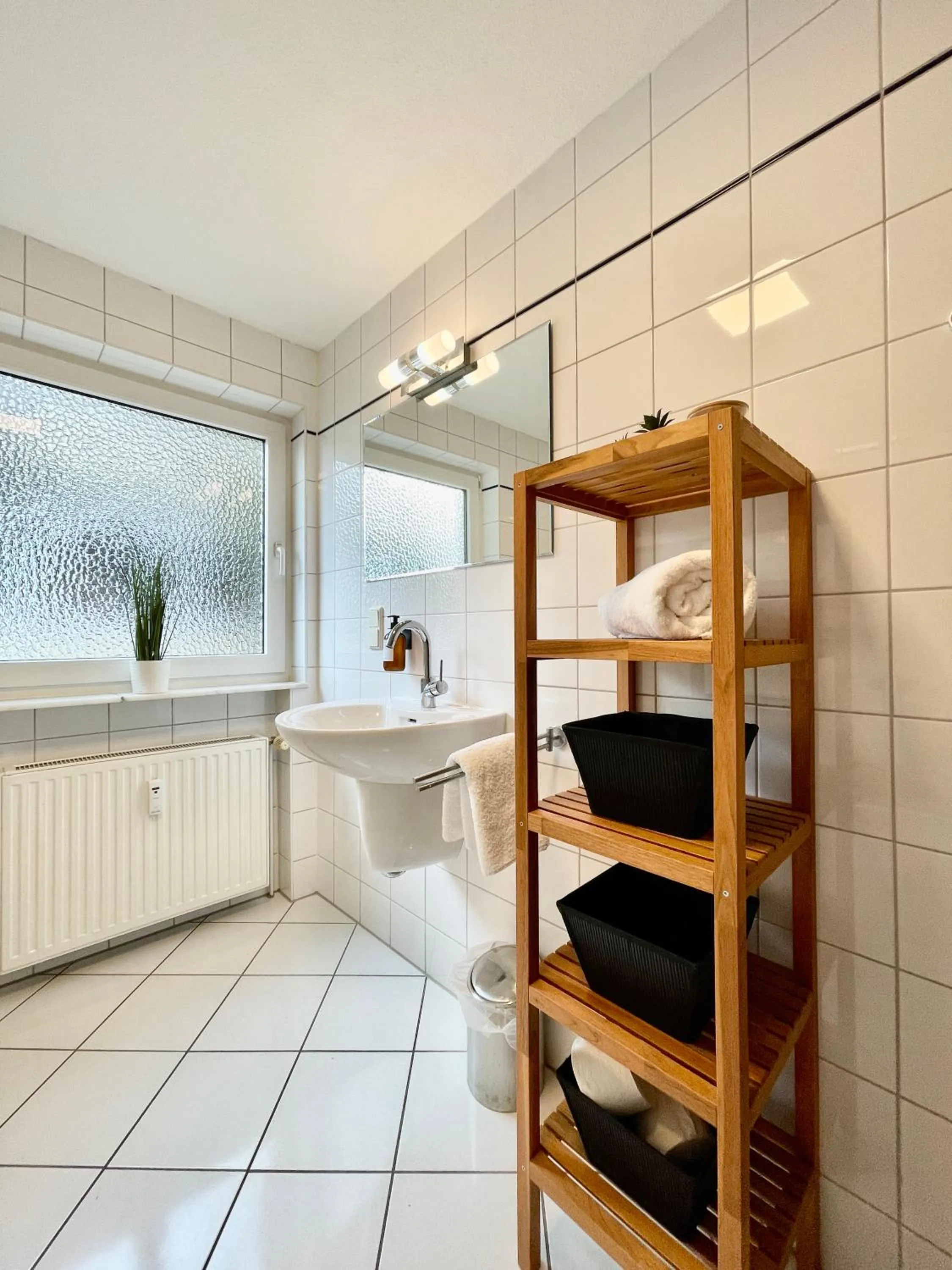 Bathroom in Design Maisonette I Kamin I 10 Personen I Netflix