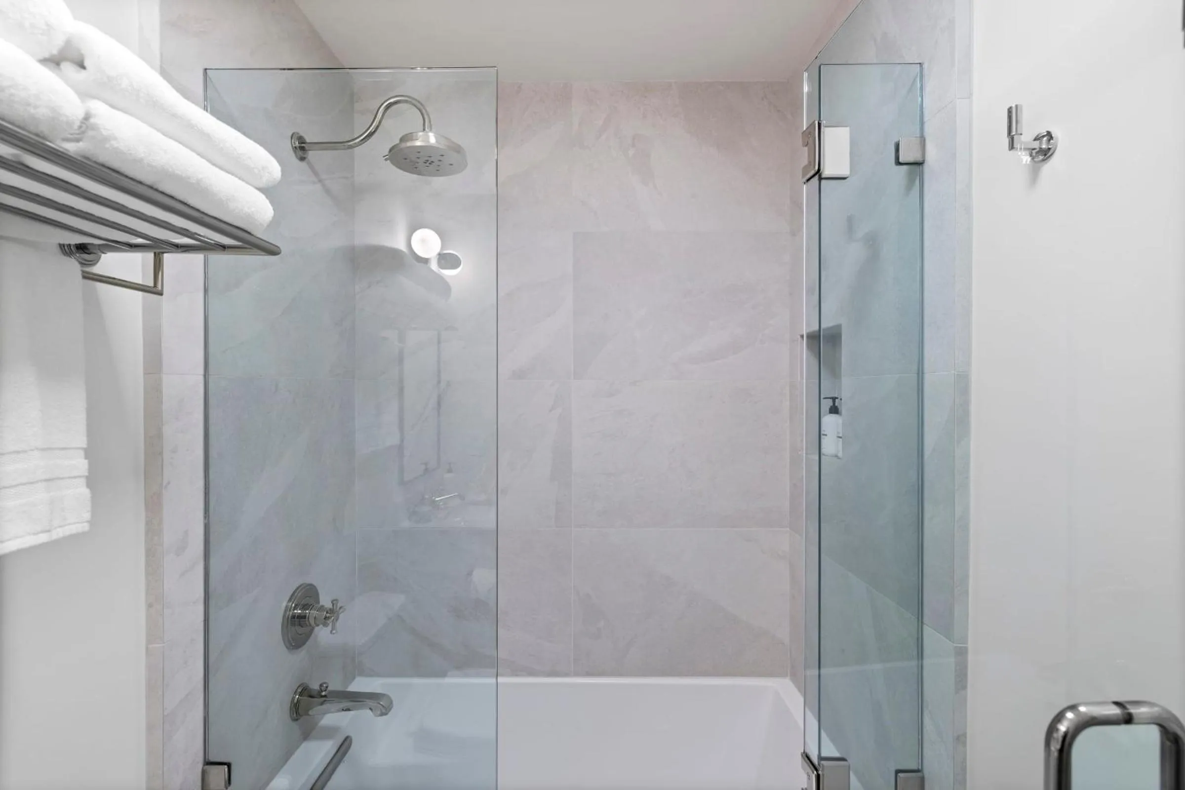 Shower in Casa Jardin - Boutique Suites in Downtown Santa Barbara