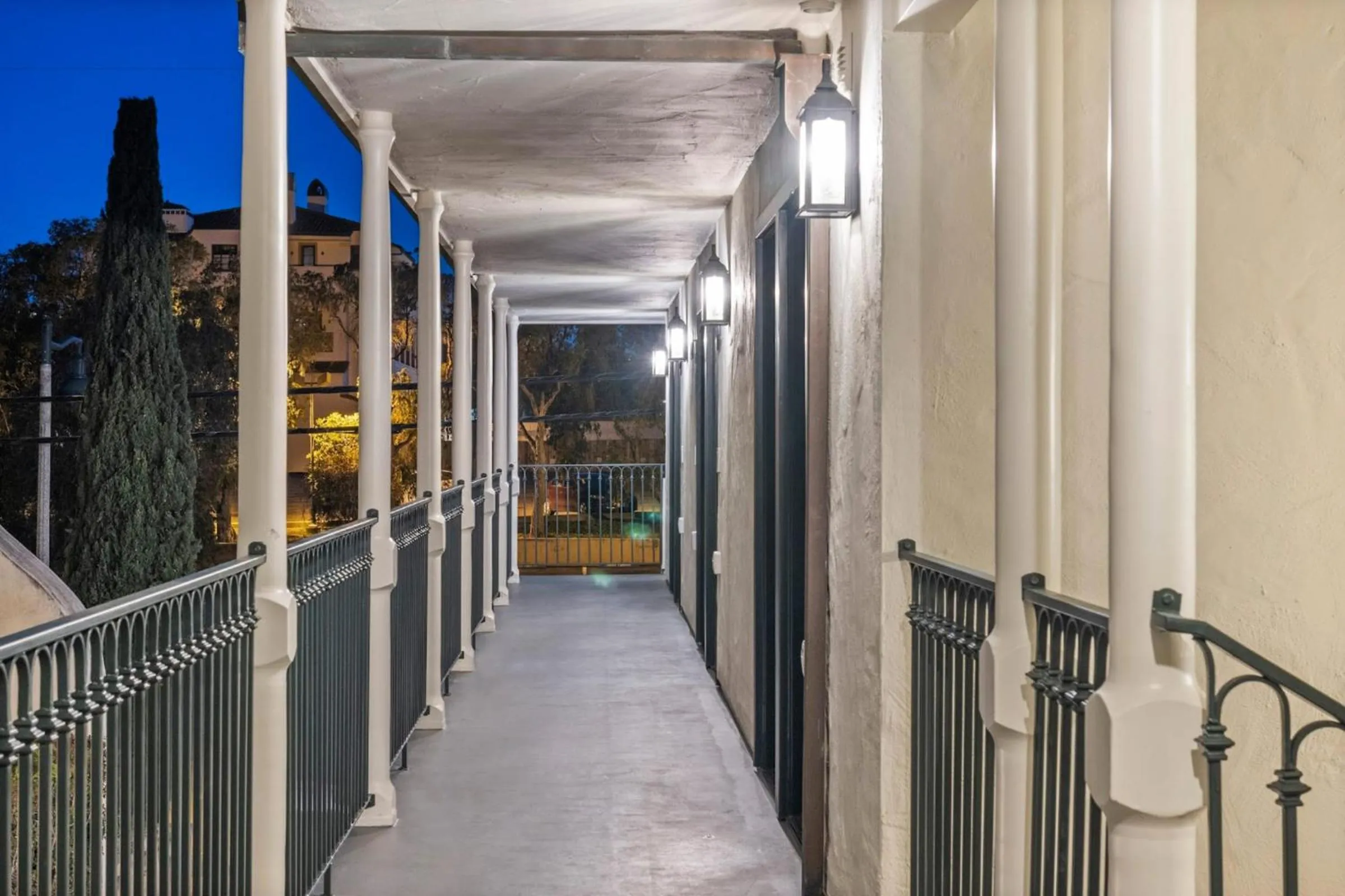 Property building in Casa Jardin - Boutique Suites in Downtown Santa Barbara