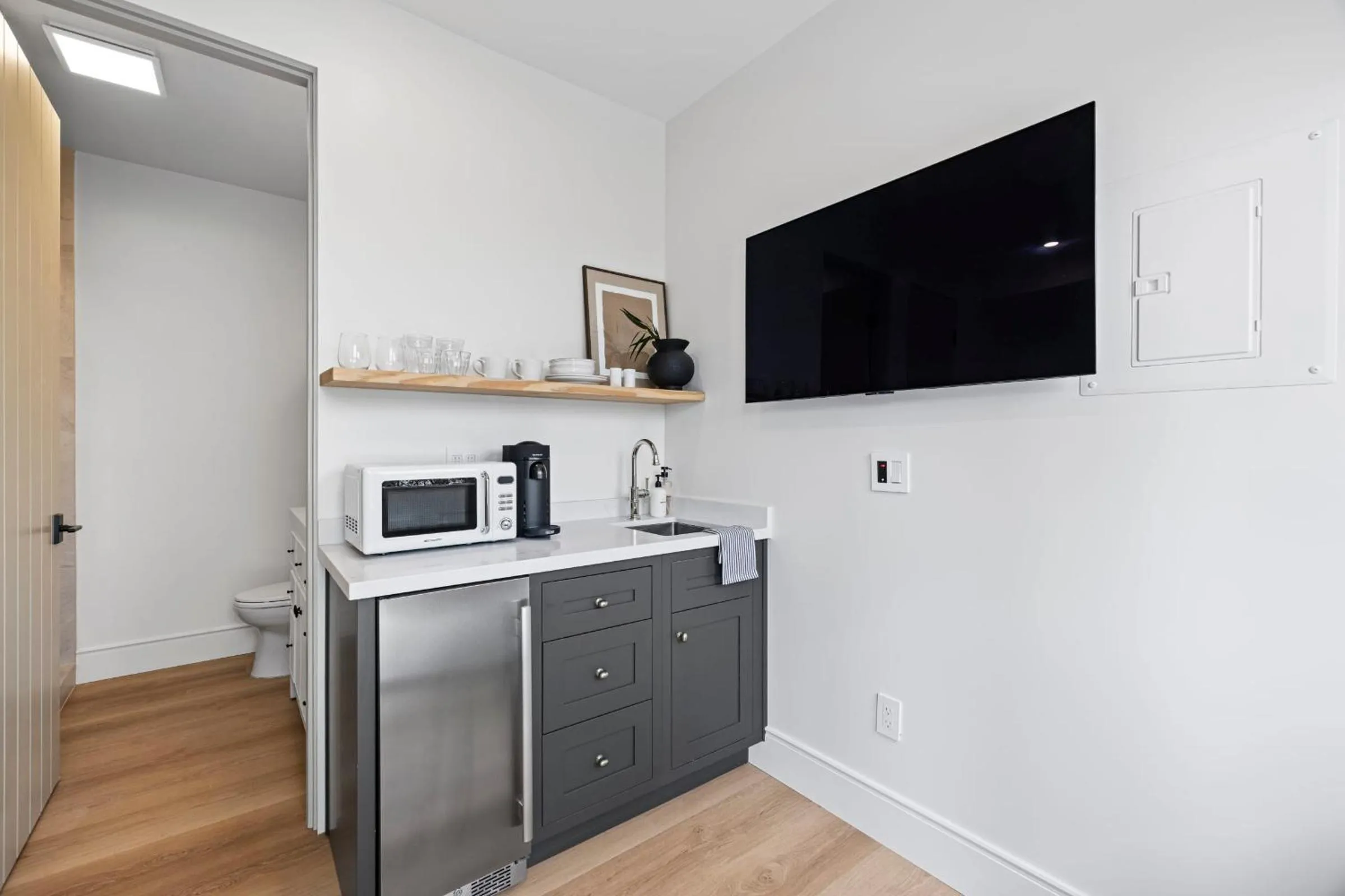Toilet in Casa Jardin - Boutique Suites in Downtown Santa Barbara