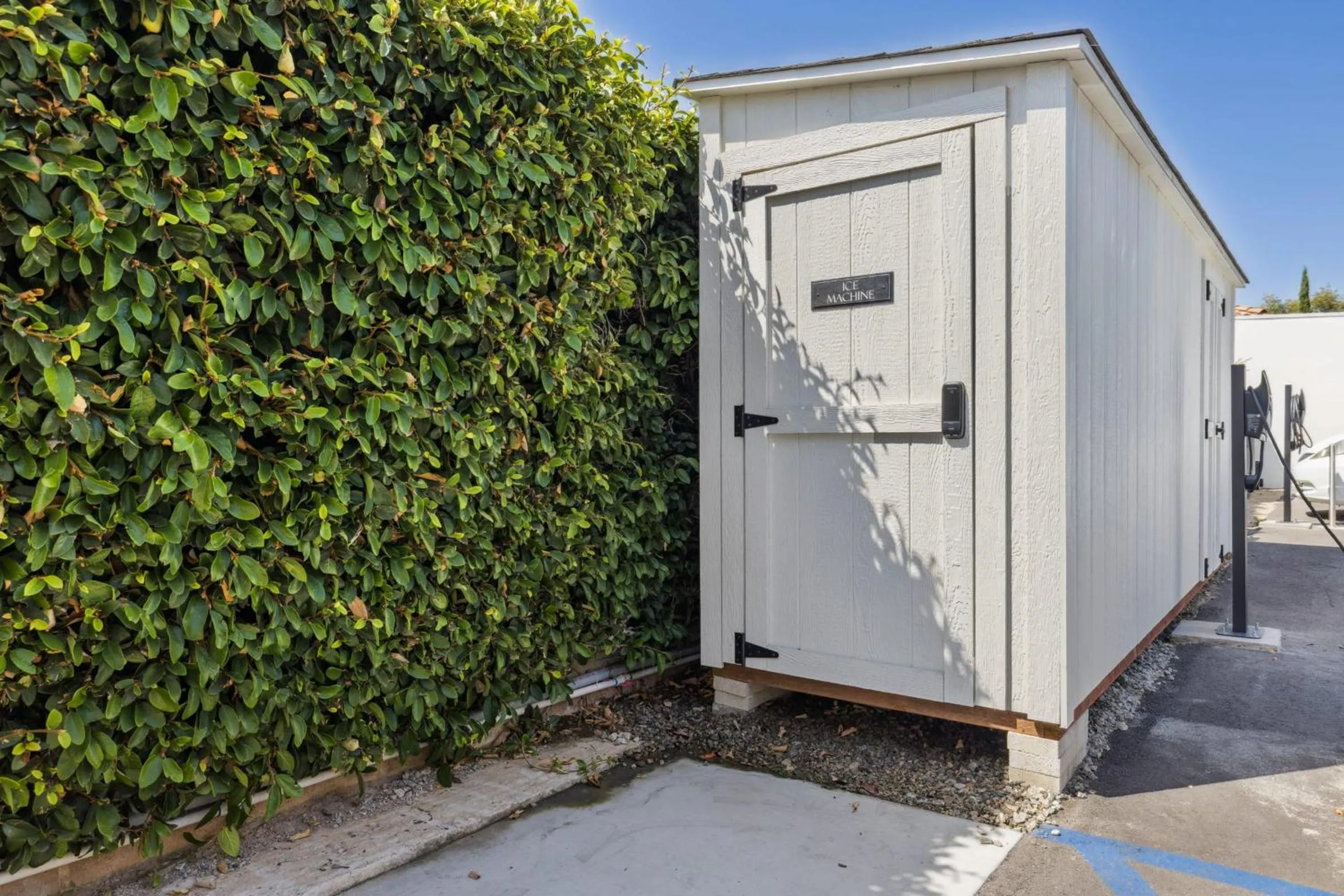 Parking in Casa Jardin - Boutique Suites in Downtown Santa Barbara