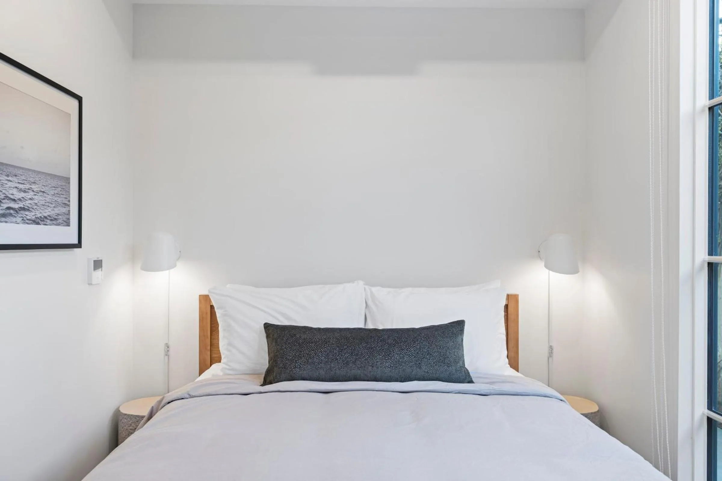 Bed in Casa Jardin - Boutique Suites in Downtown Santa Barbara