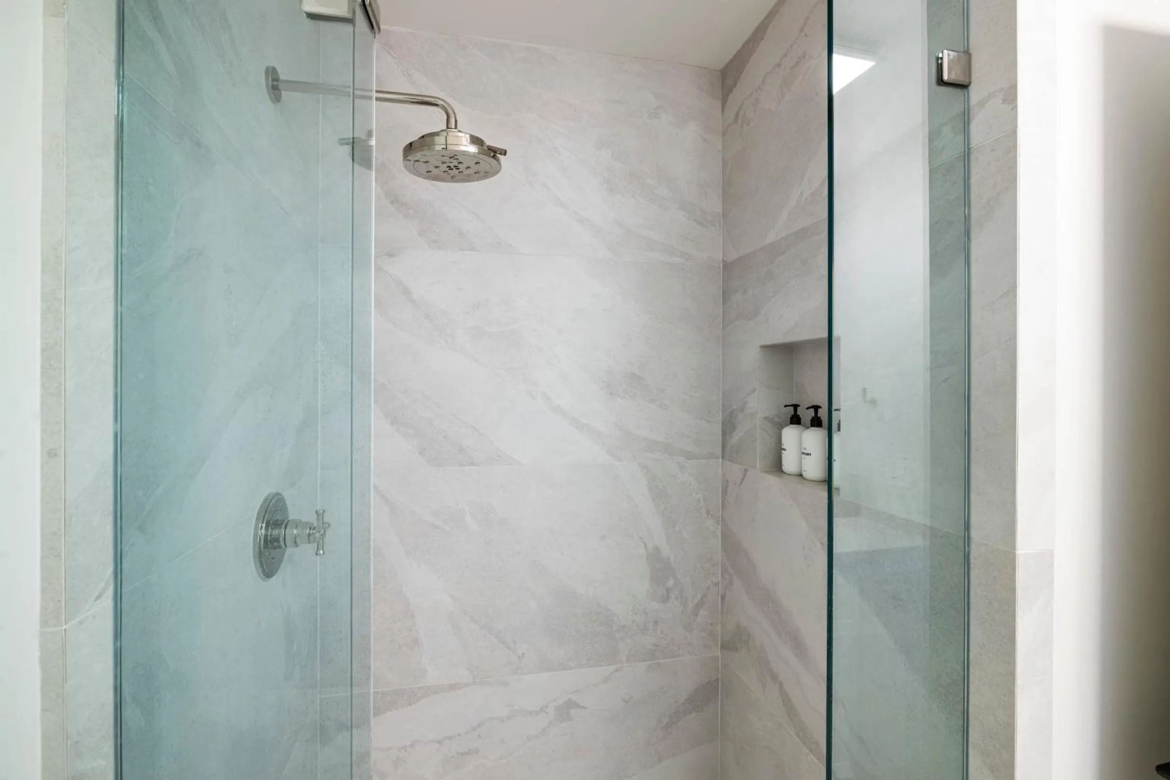 Shower in Casa Jardin - Boutique Suites in Downtown Santa Barbara