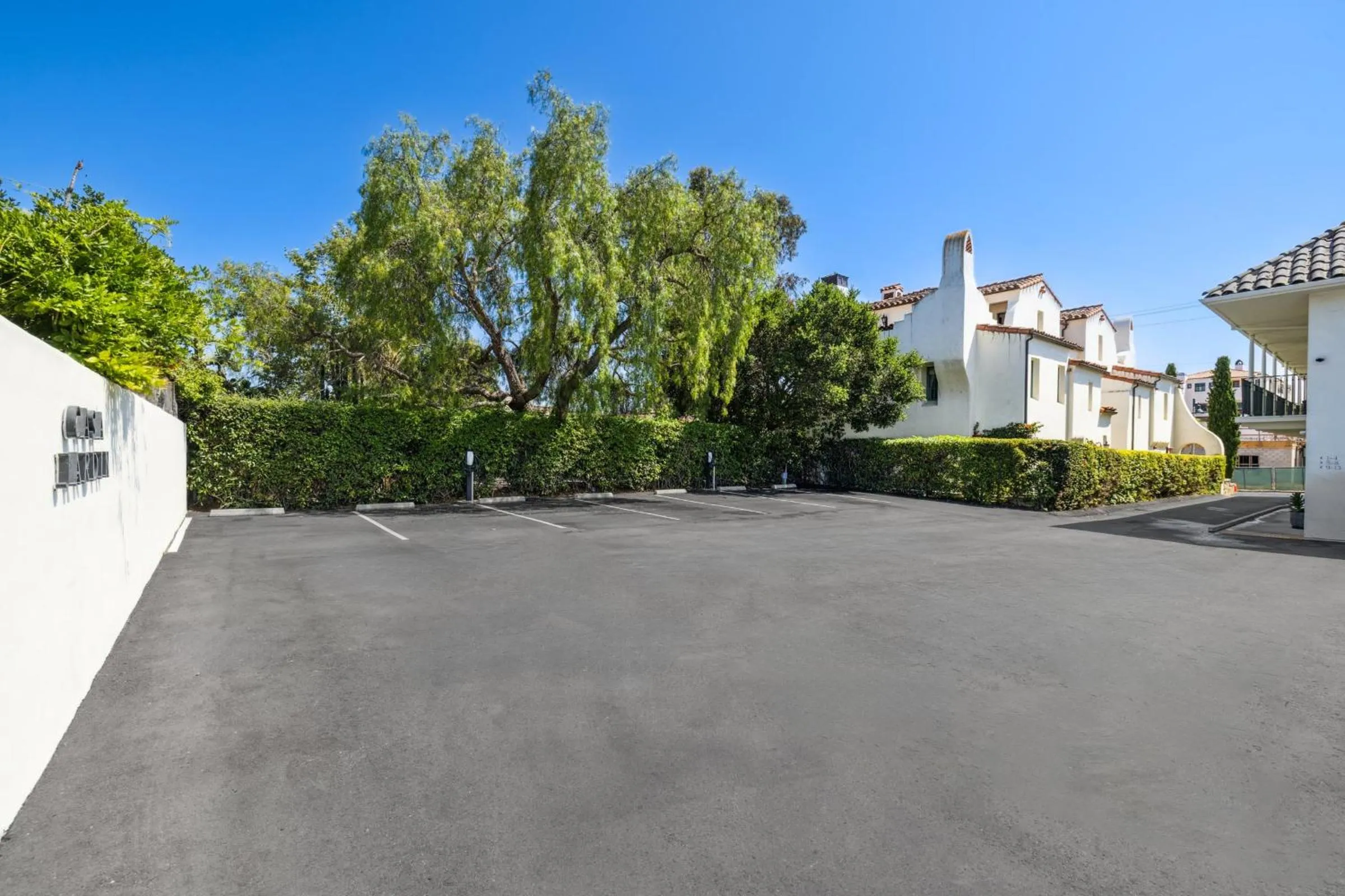 Parking in Casa Jardin - Boutique Suites in Downtown Santa Barbara