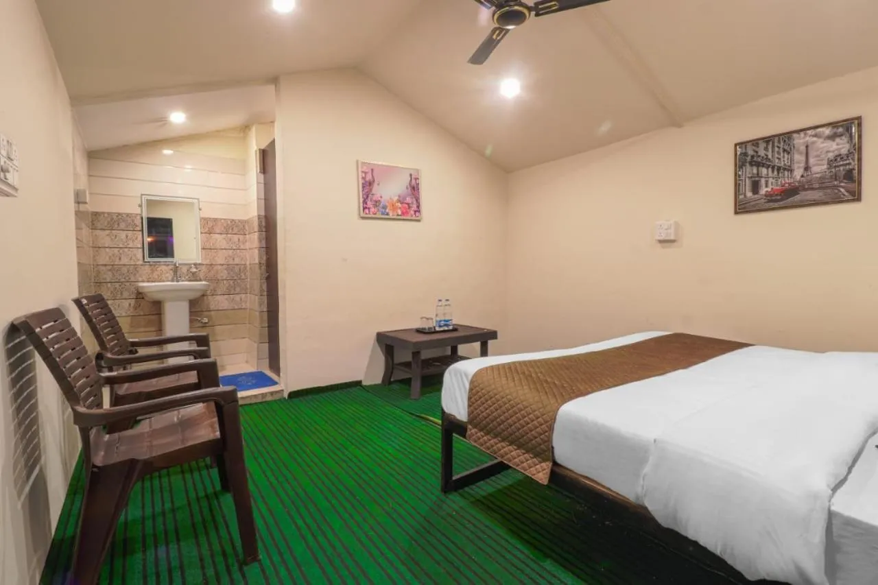 Bedroom, Bed in The Hill Mount Resort Shivpuri