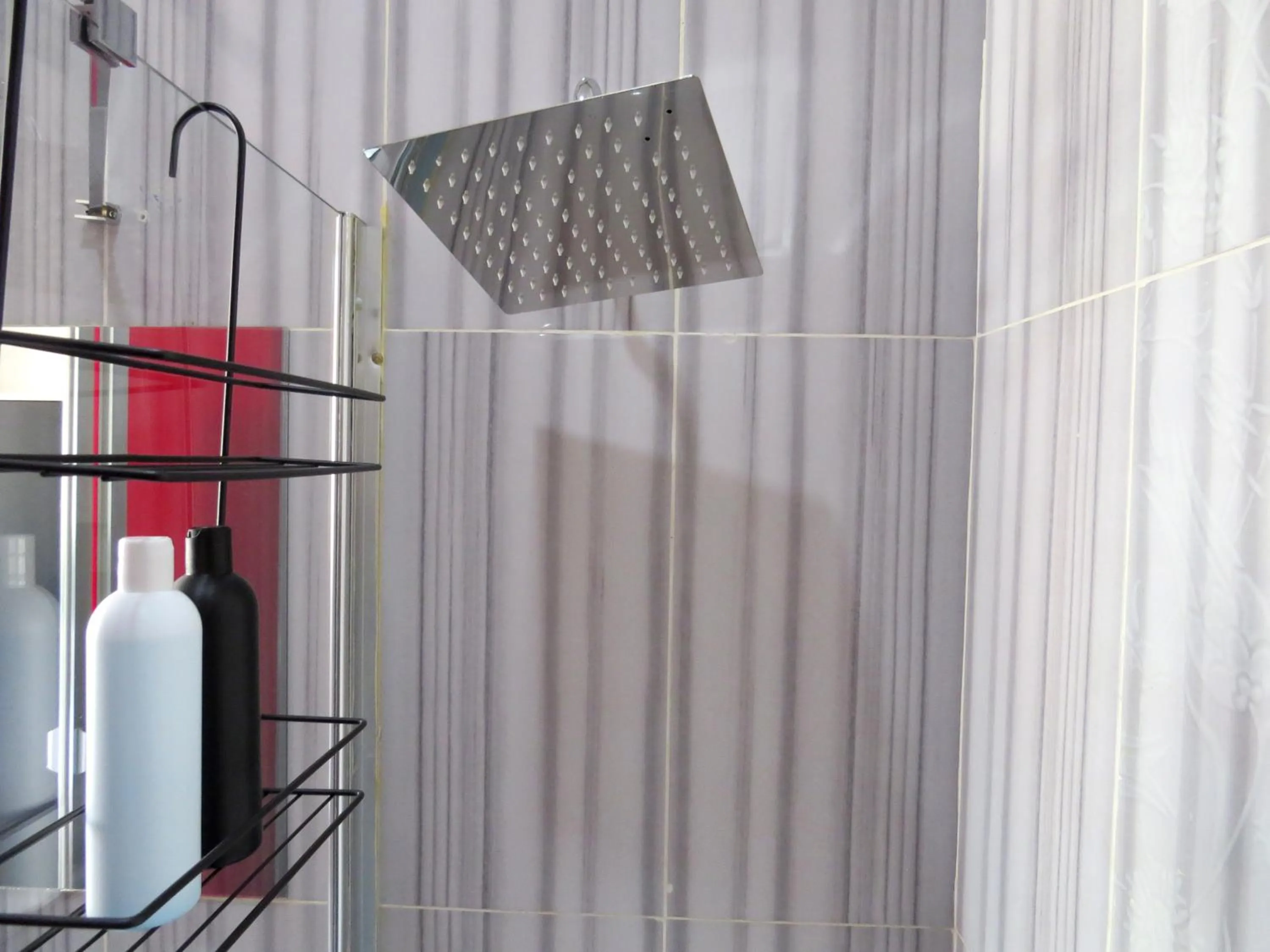 Shower in Istanberry - Luna Apartments