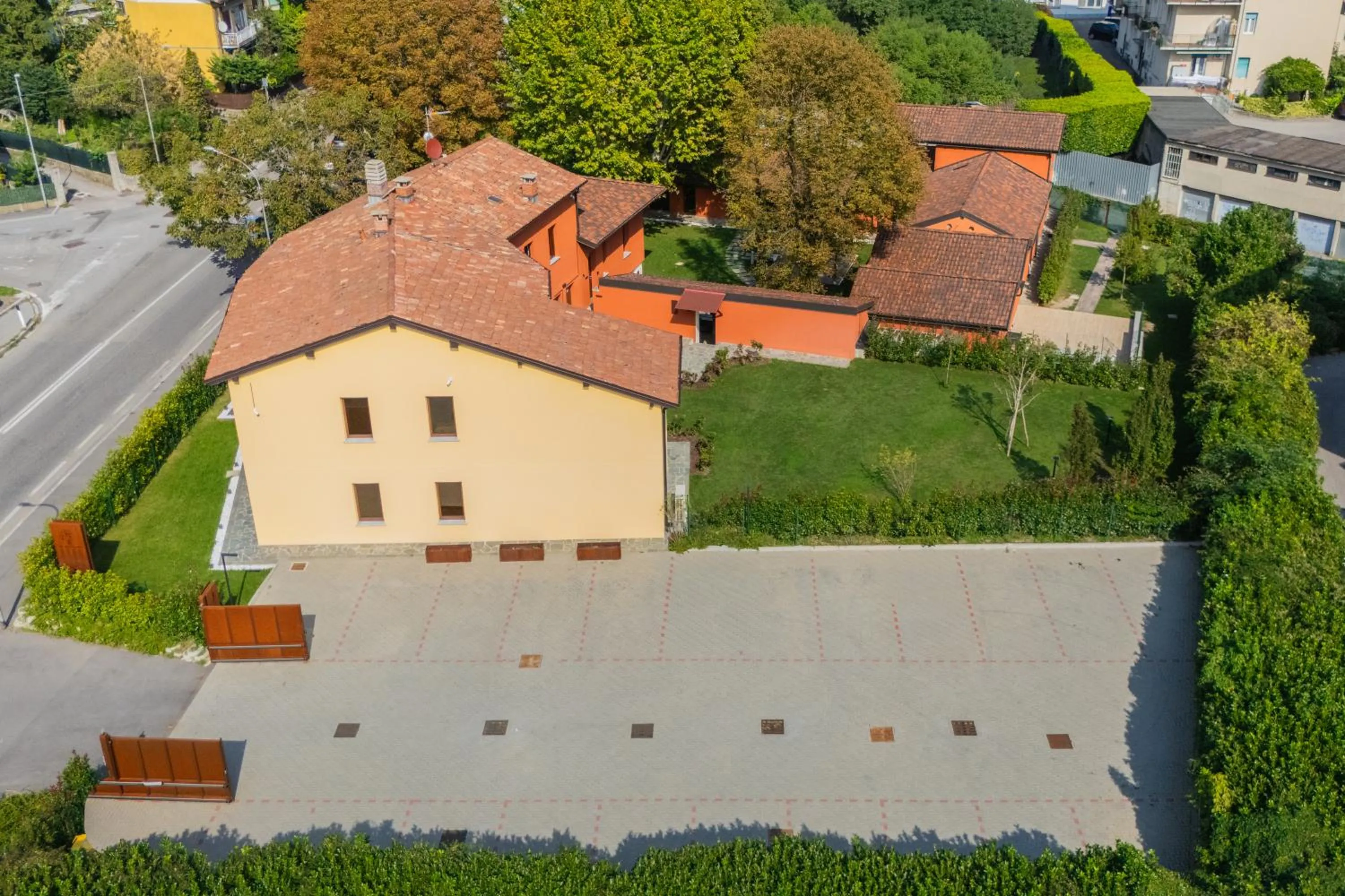 Parking in Villa Il Platano