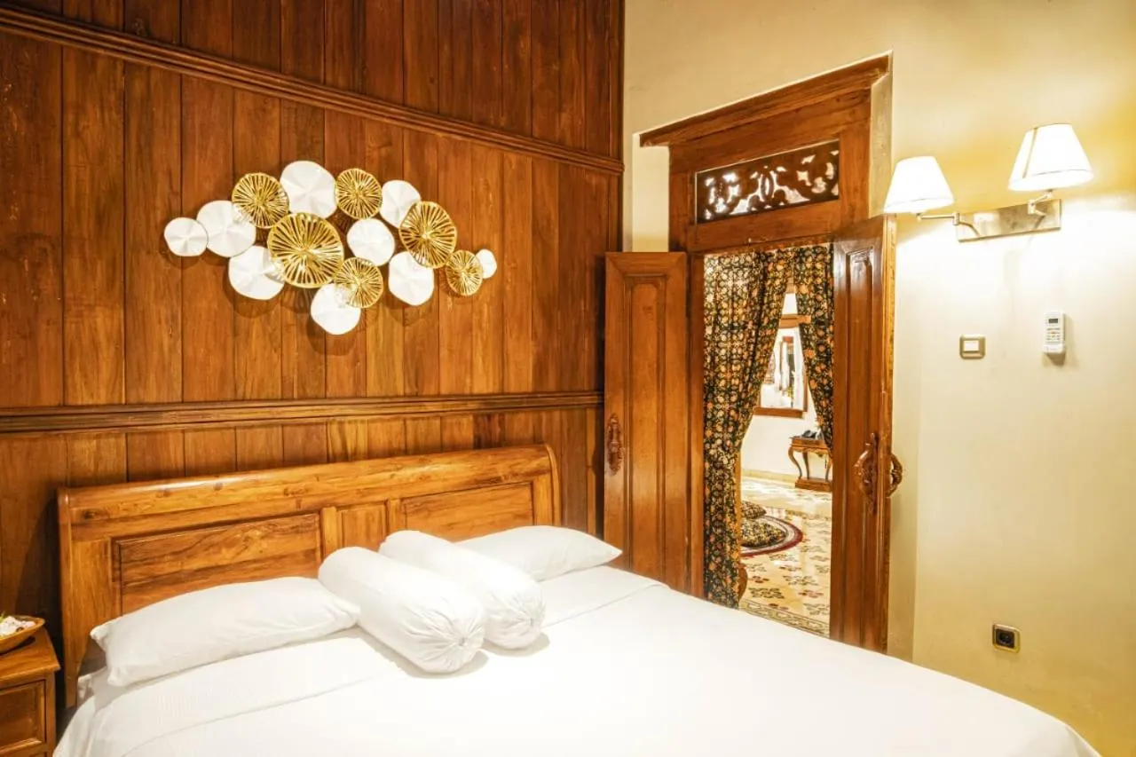 Bed in nDalem Kartowikoro 1835