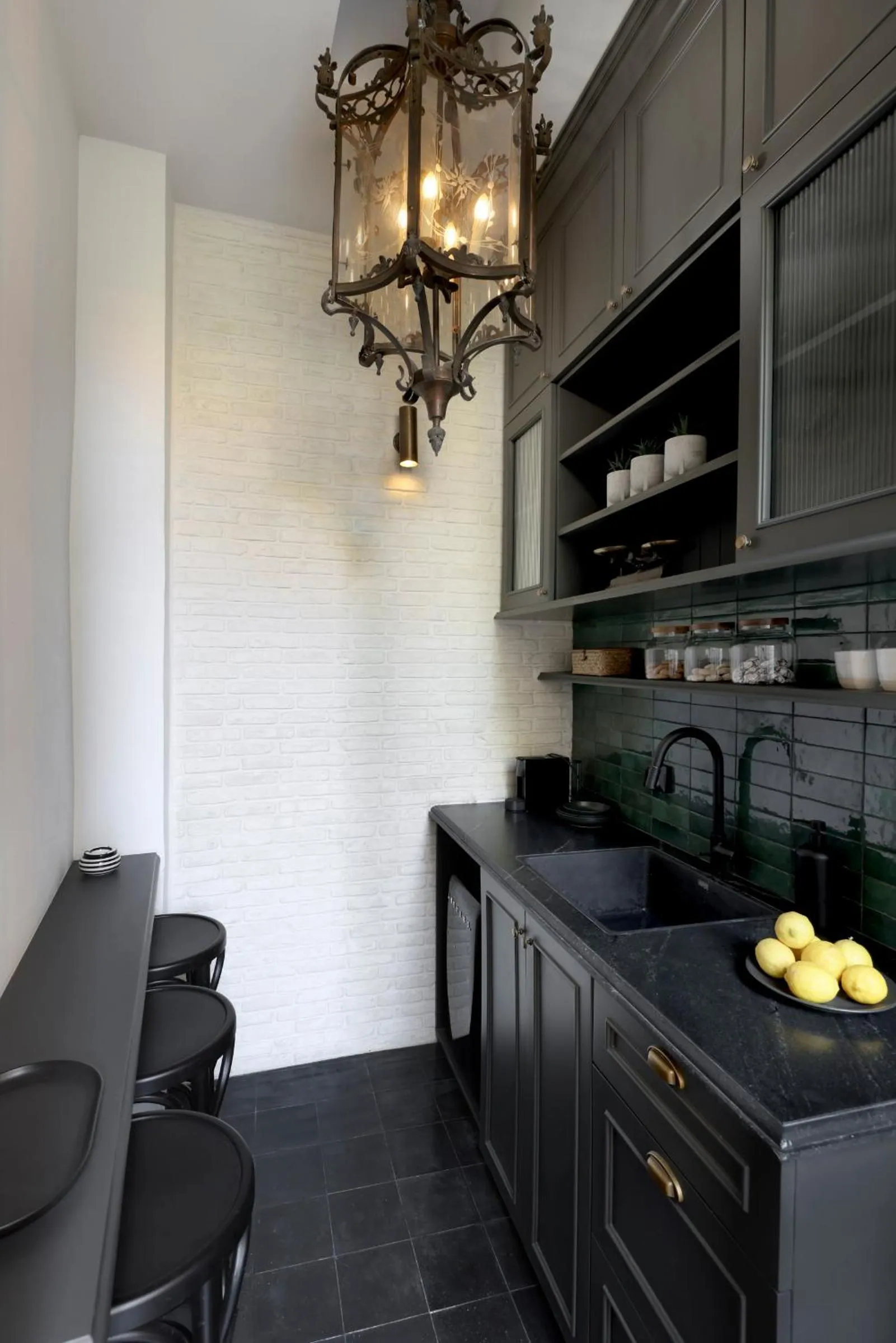 Kitchen or kitchenette in Allegro Neve Tzedek Boutique Suites - By HOMY