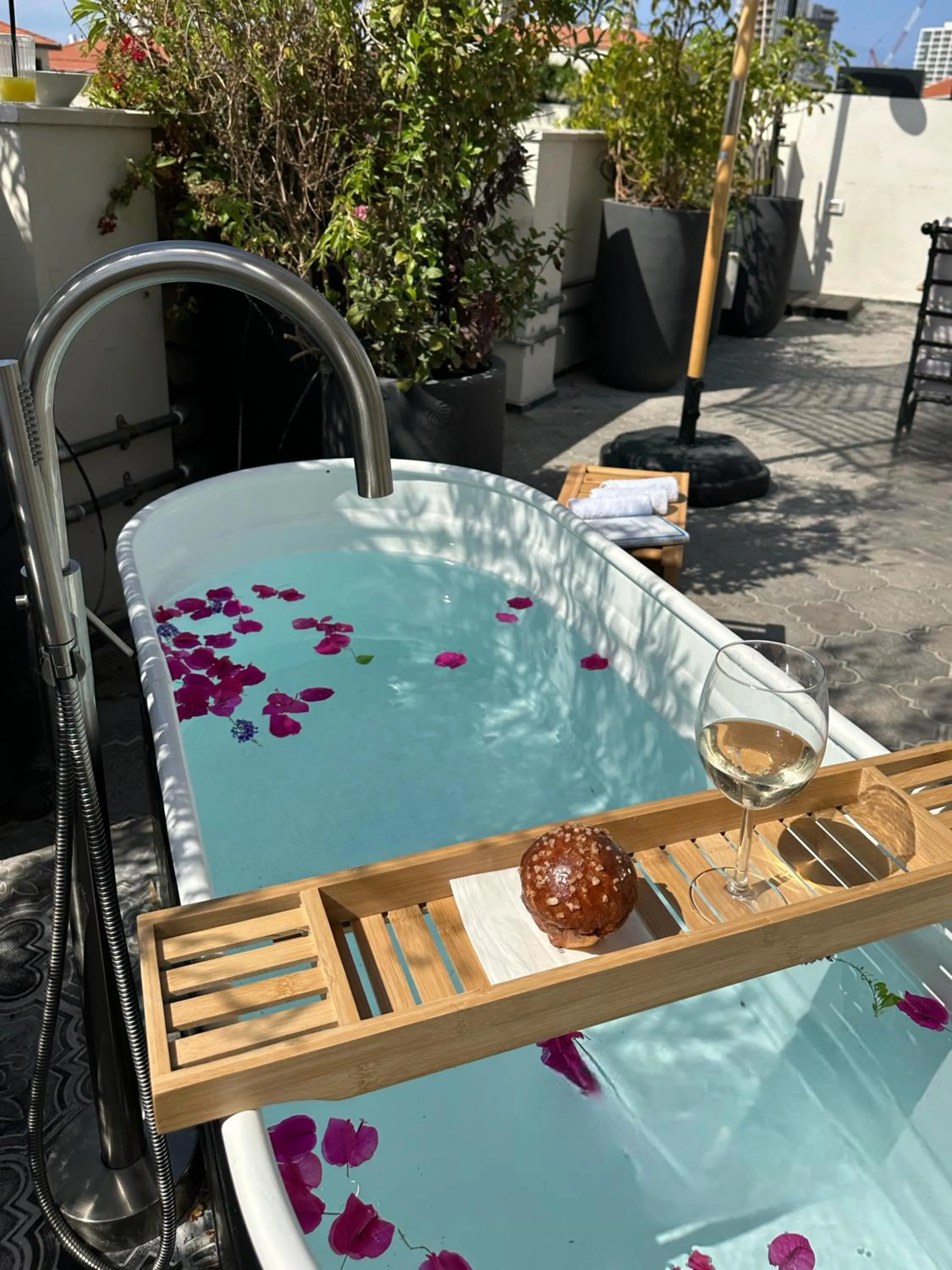 Open Air Bath in Allegro Neve Tzedek Boutique Suites - By HOMY