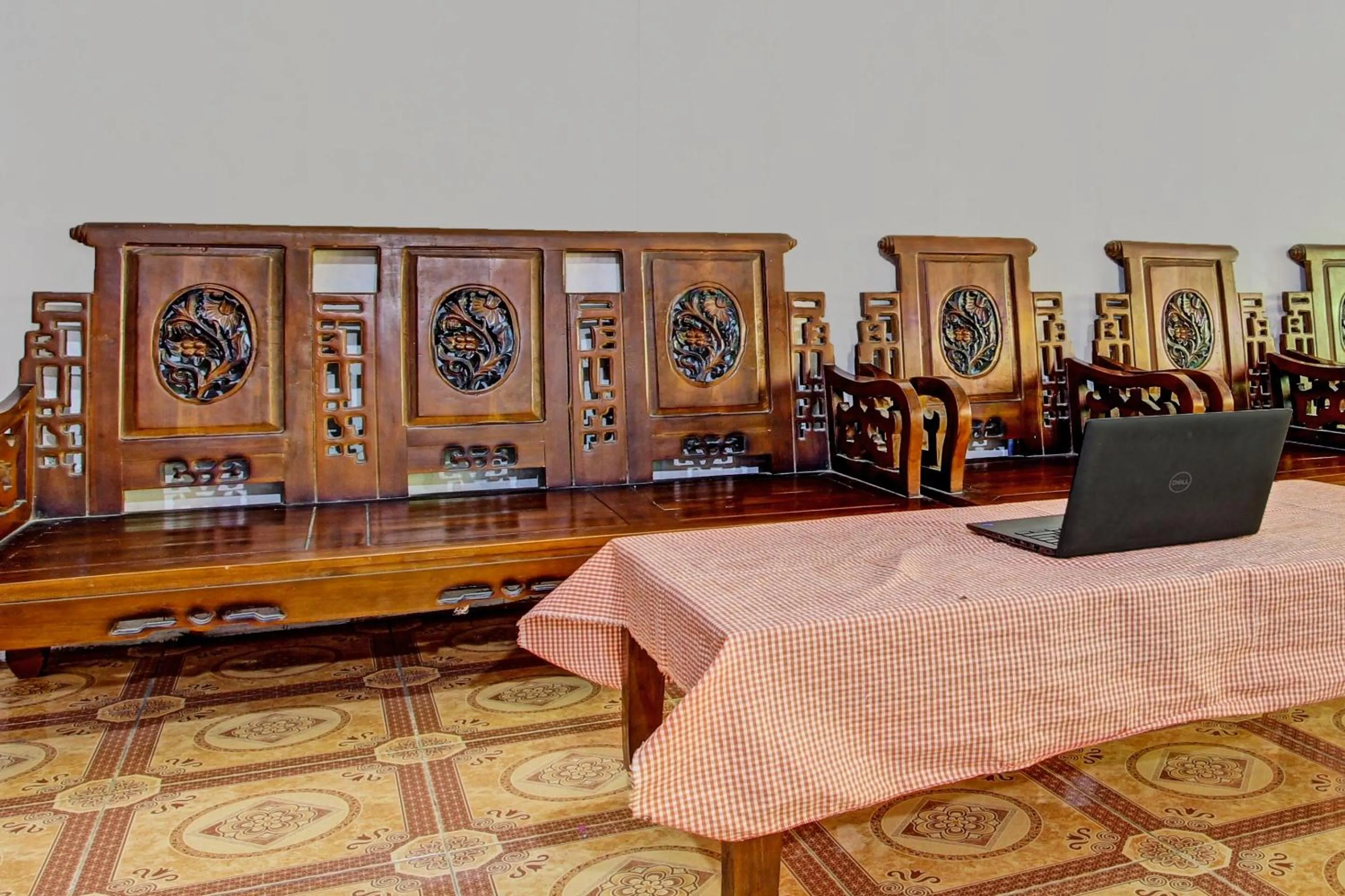 Lobby or reception in Hotel O Guest House Pak Darso