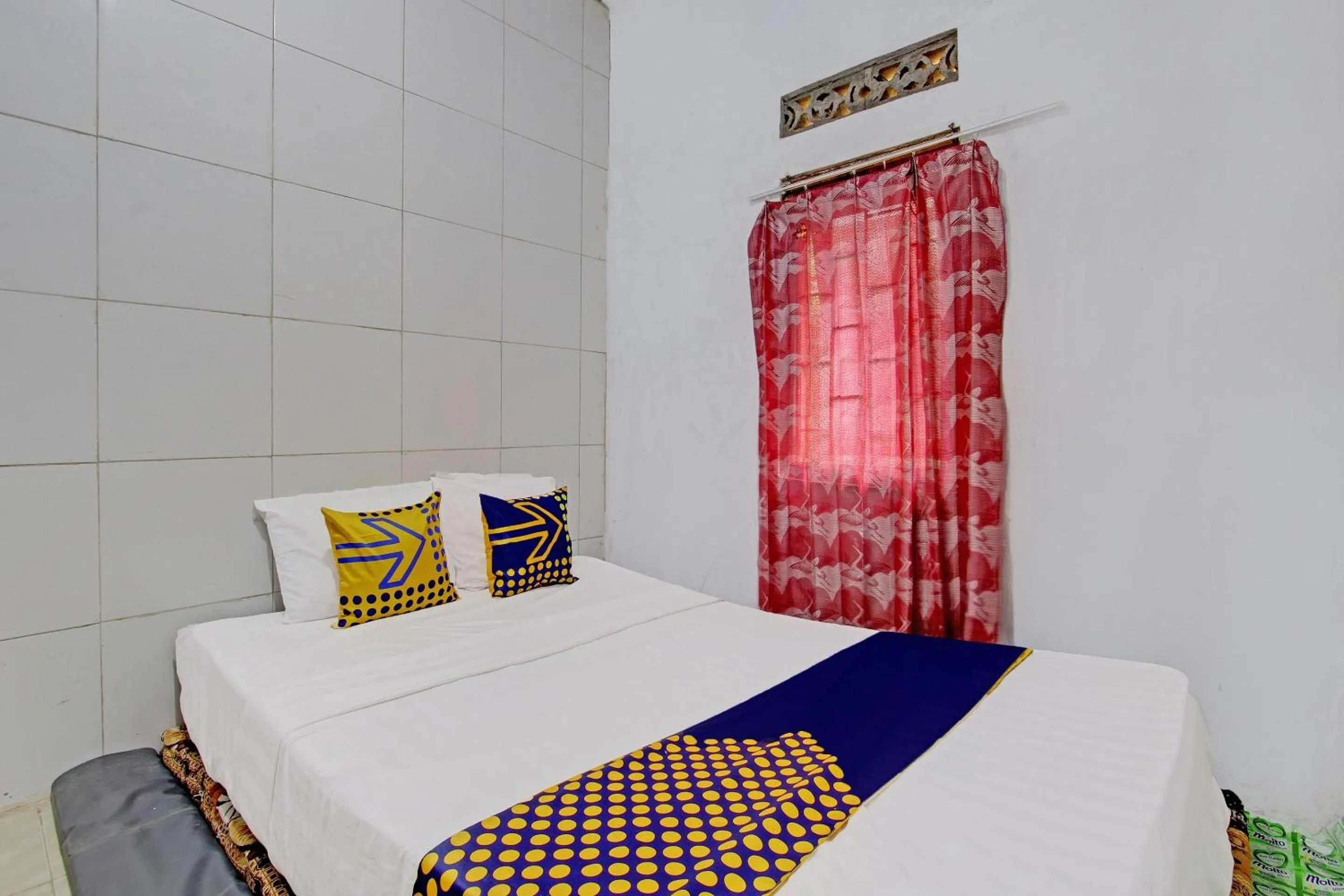 Bedroom, Bed in Hotel O Guest House Pak Darso