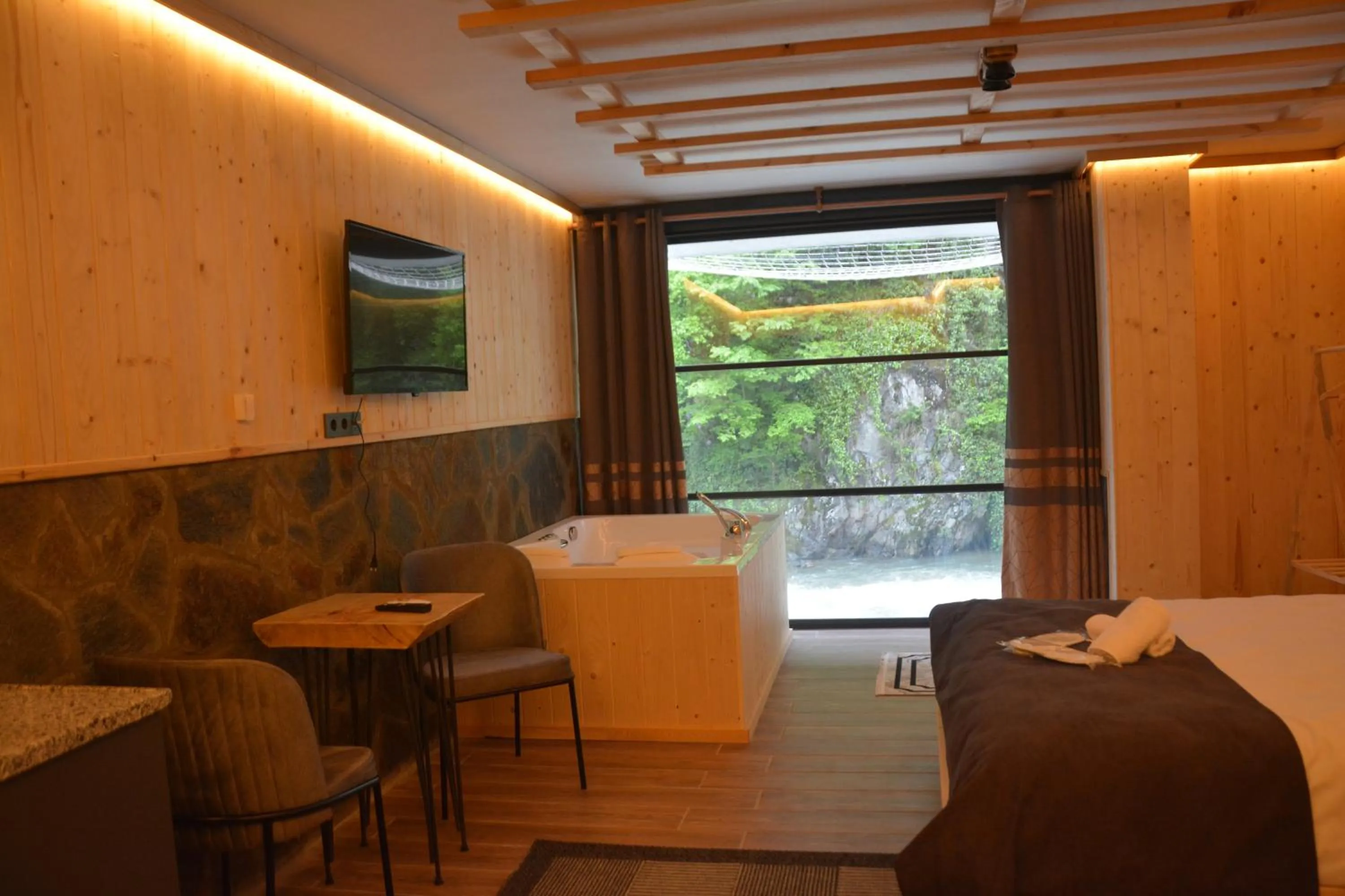 DOĞAL SUİT BUNGALOV