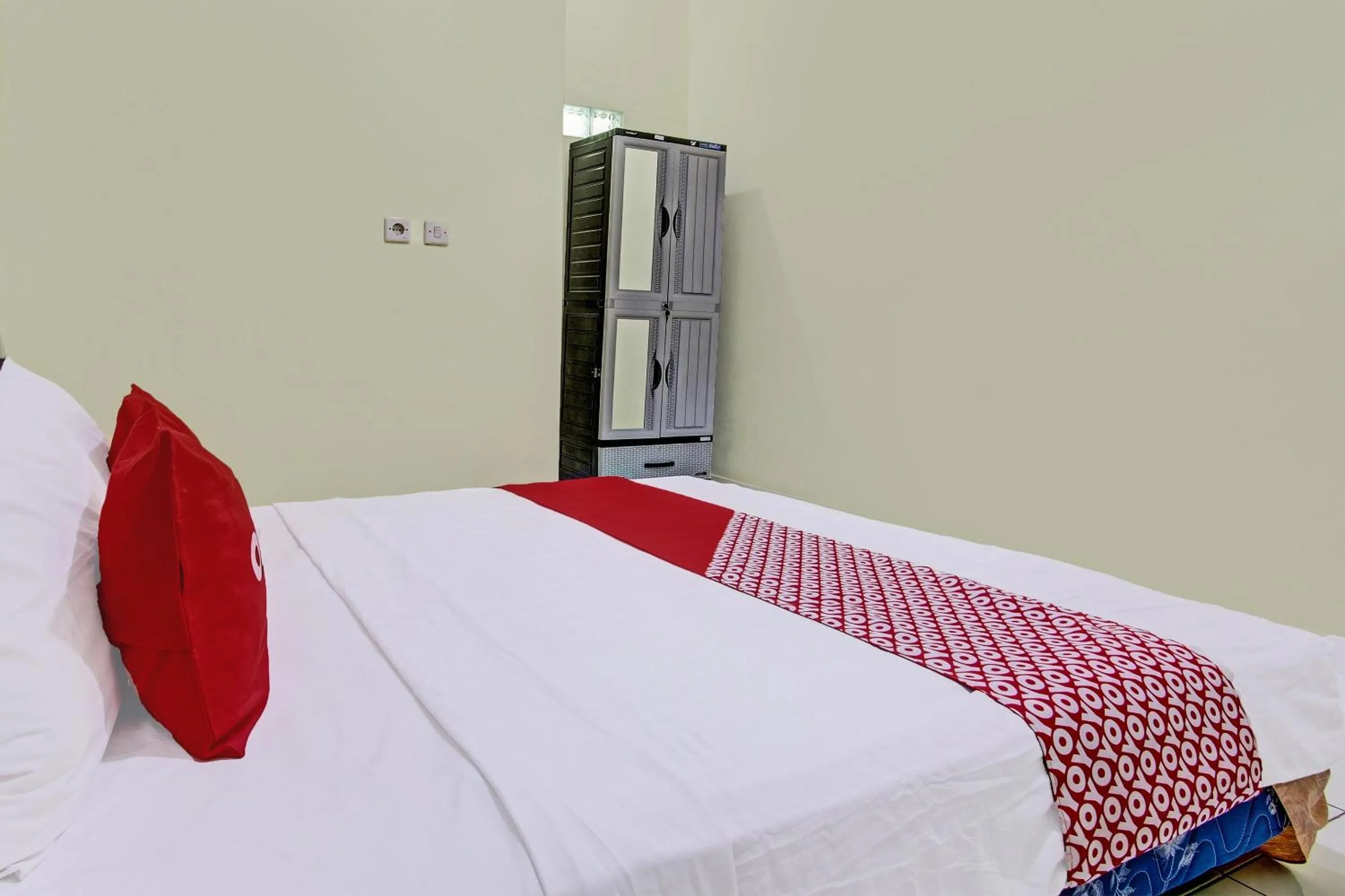 Bedroom in Hotel O Guest House Inayah Syariah