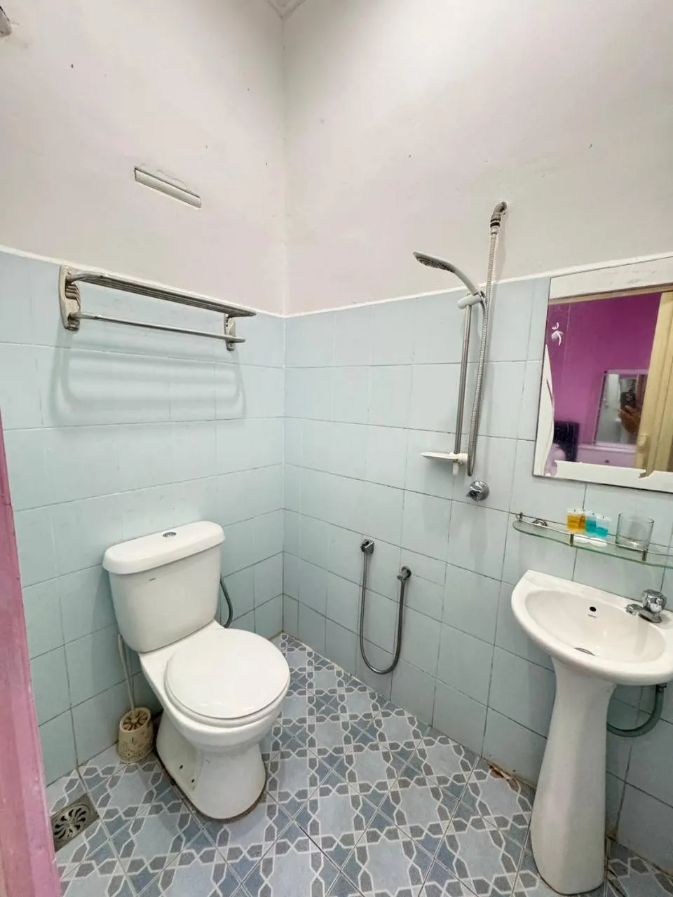 Shower in Darul Salam Orkid Inn