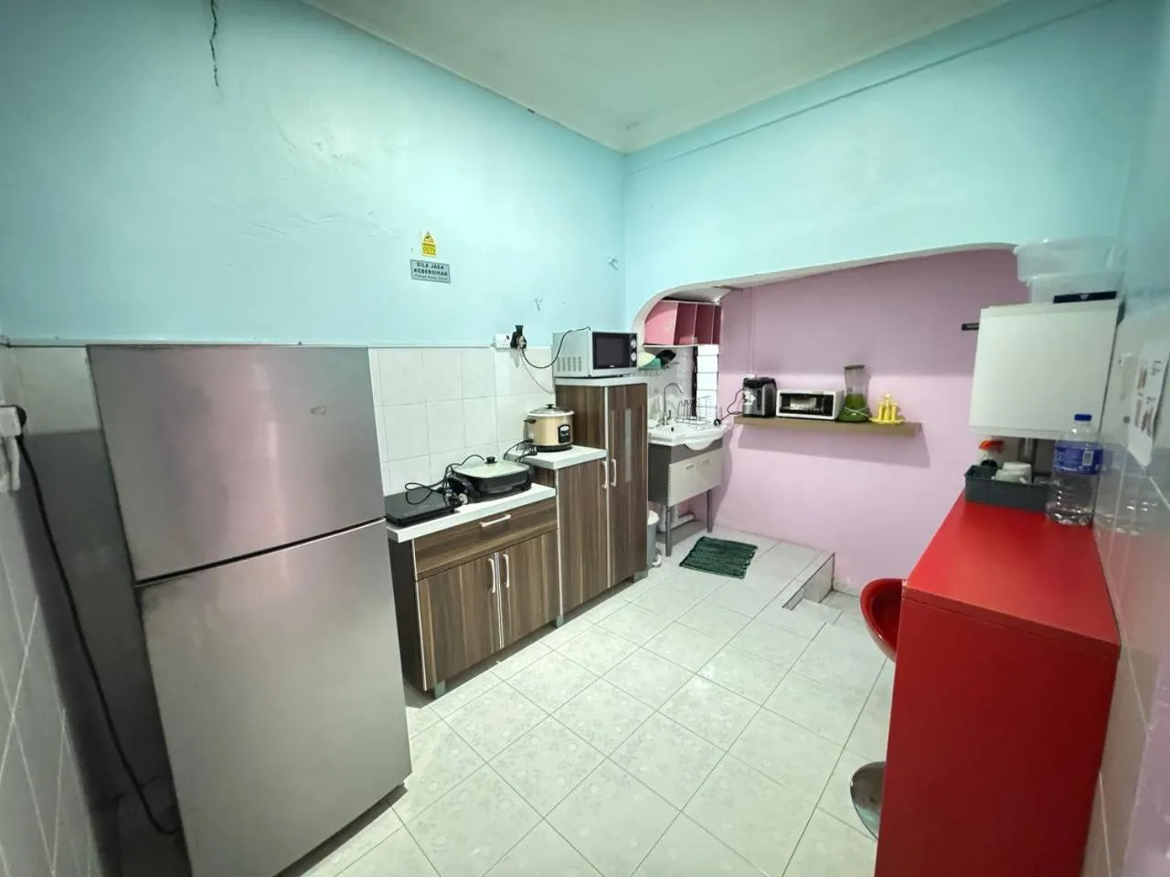 Kitchen or kitchenette in Darul Salam Orkid Inn