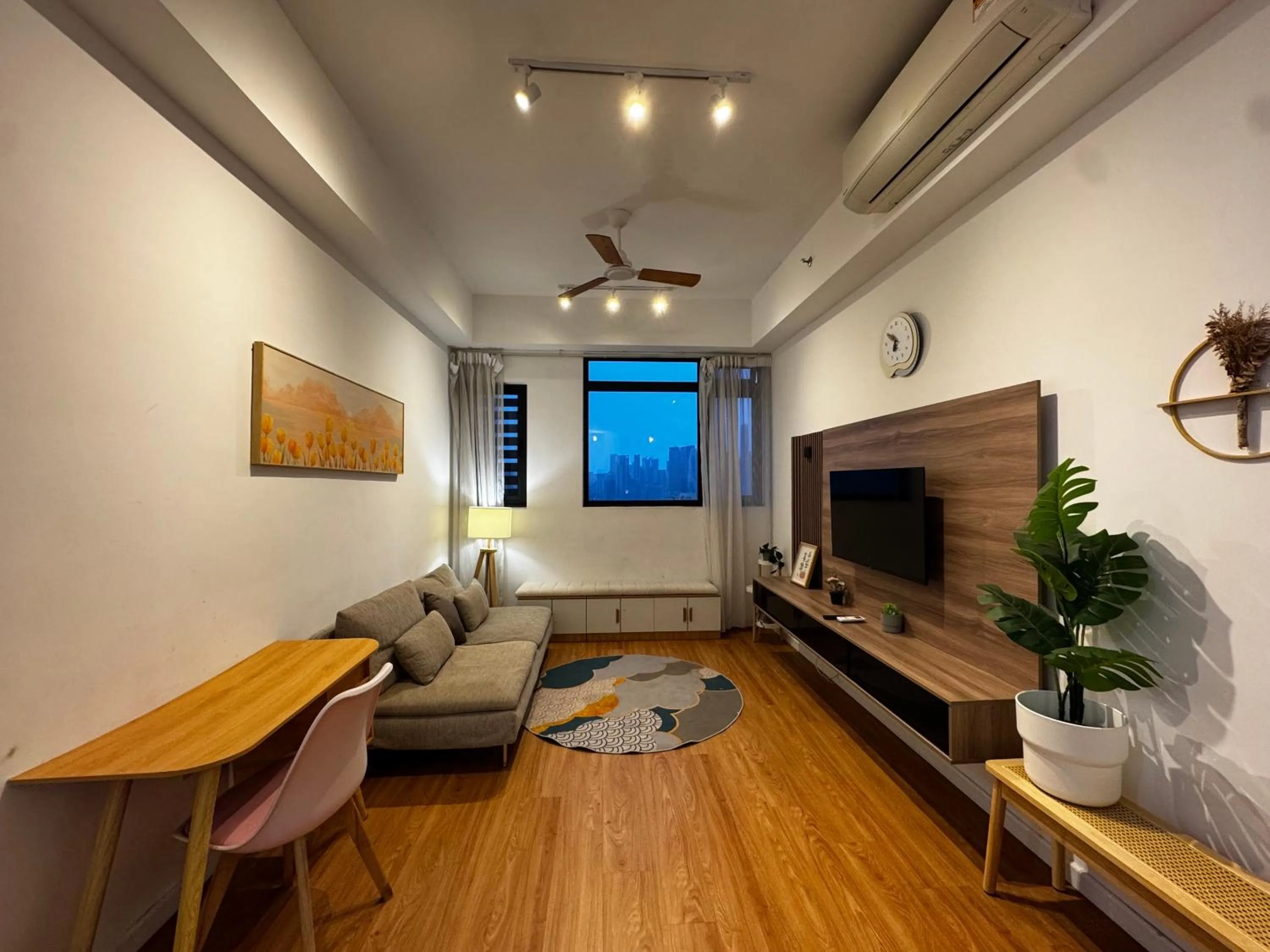 TV and multimedia in Chambers Suites KL