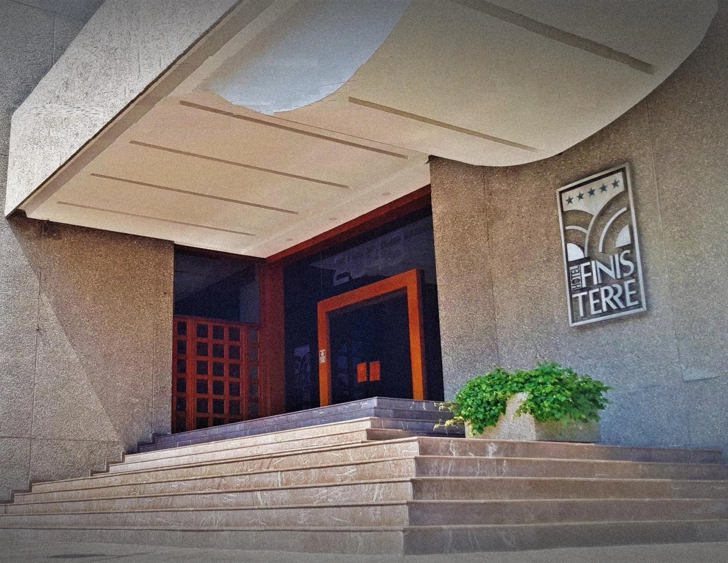 Facade/entrance in Hotel Finisterre