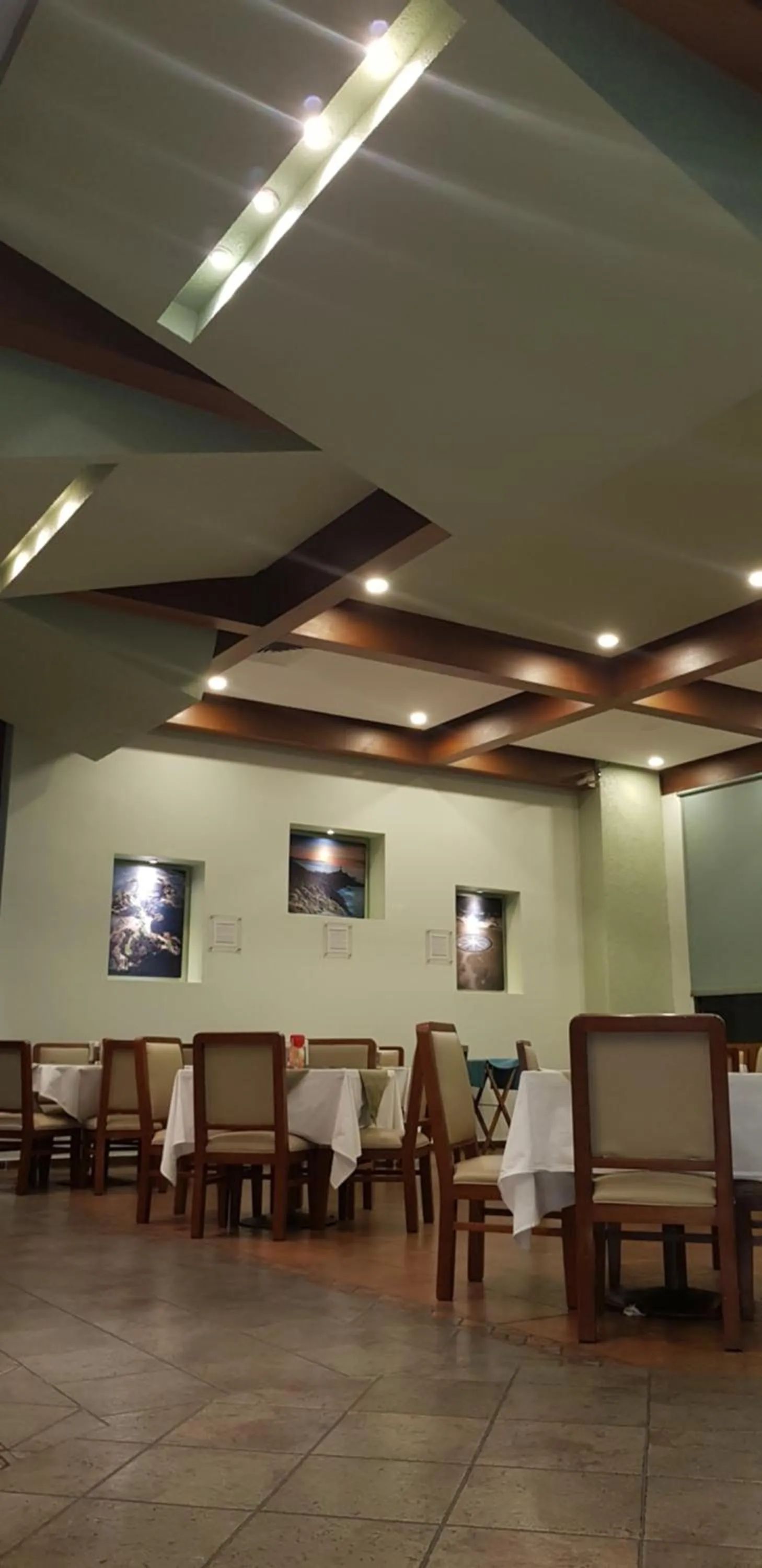 Restaurant/places to eat in Hotel Finisterre