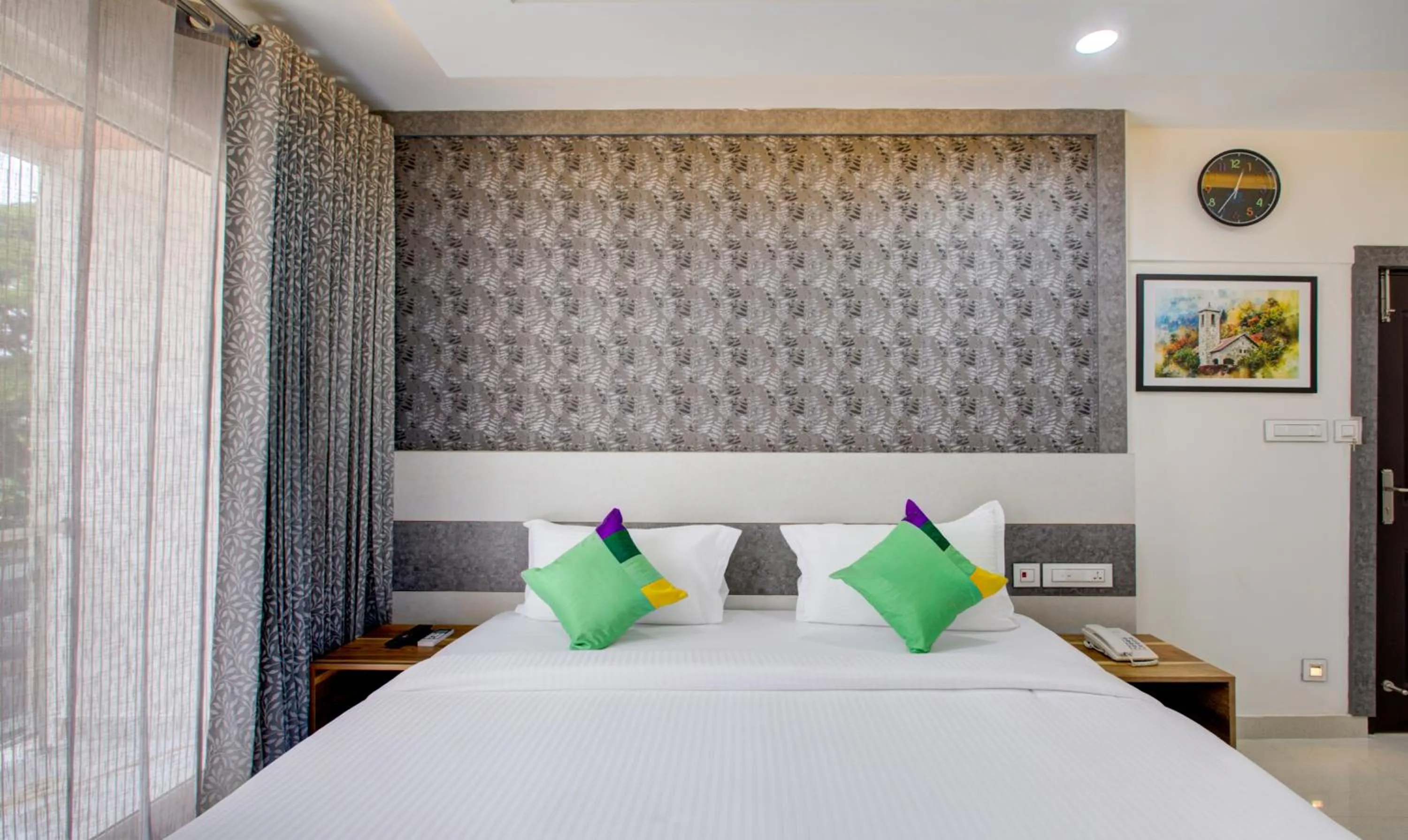 Bedroom, Bed in Treebo Love Shore Residency, Near Lakeshore Hospital