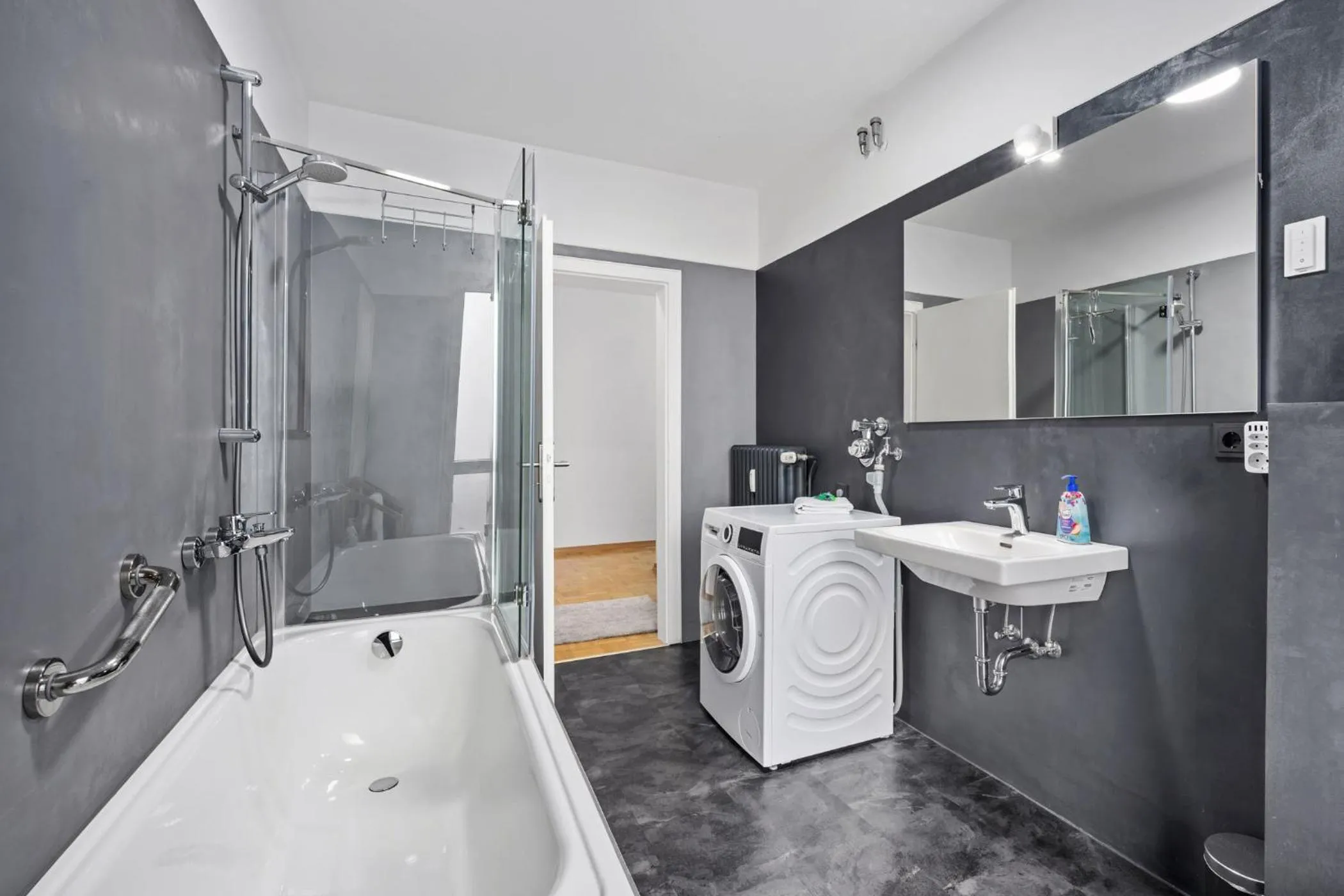 Stilvolle Stadtoase, 116 qm, Parkblick, Wassernah, Parkplatz