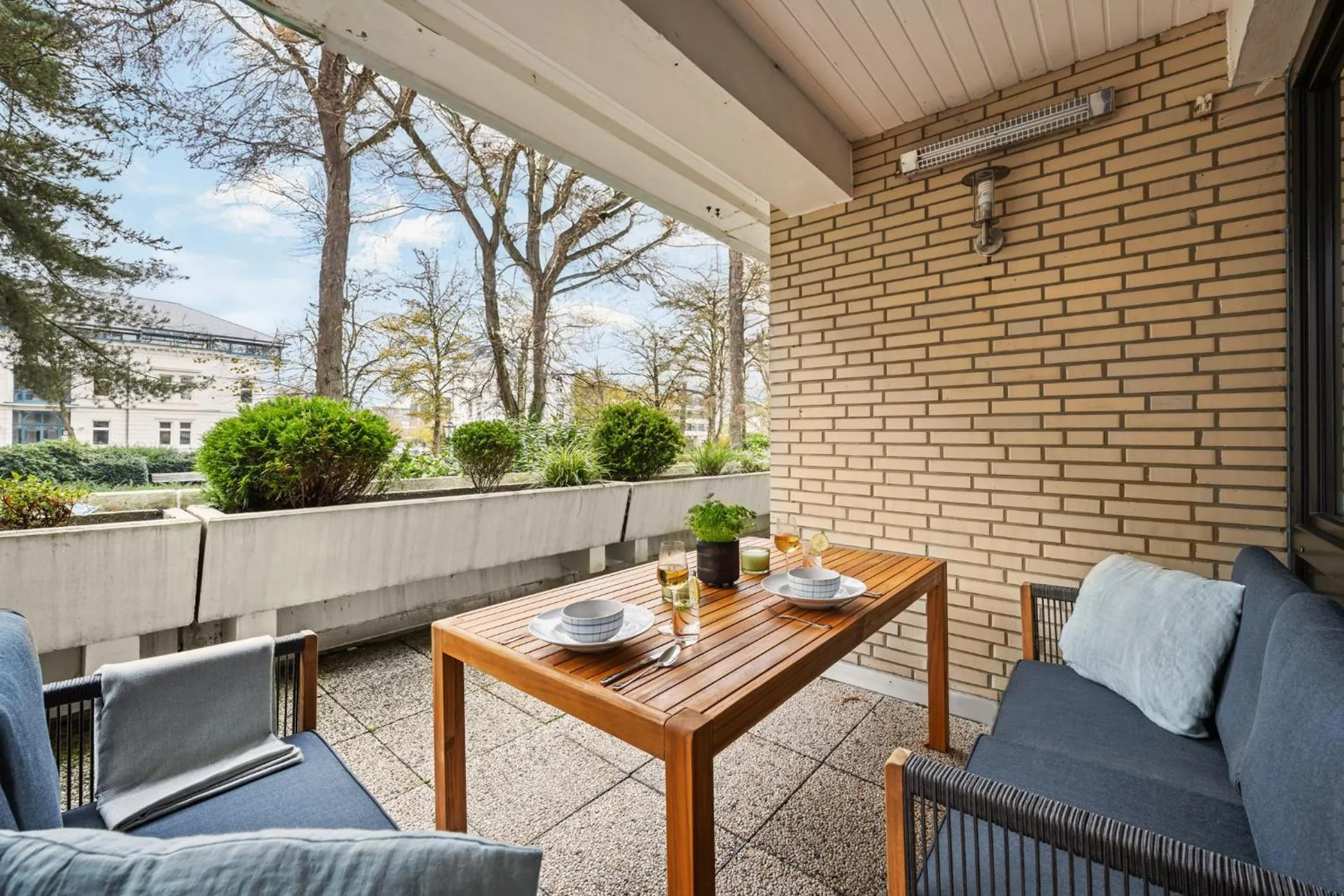 Stilvolle Stadtoase, 116 qm, Parkblick, Wassernah, Parkplatz