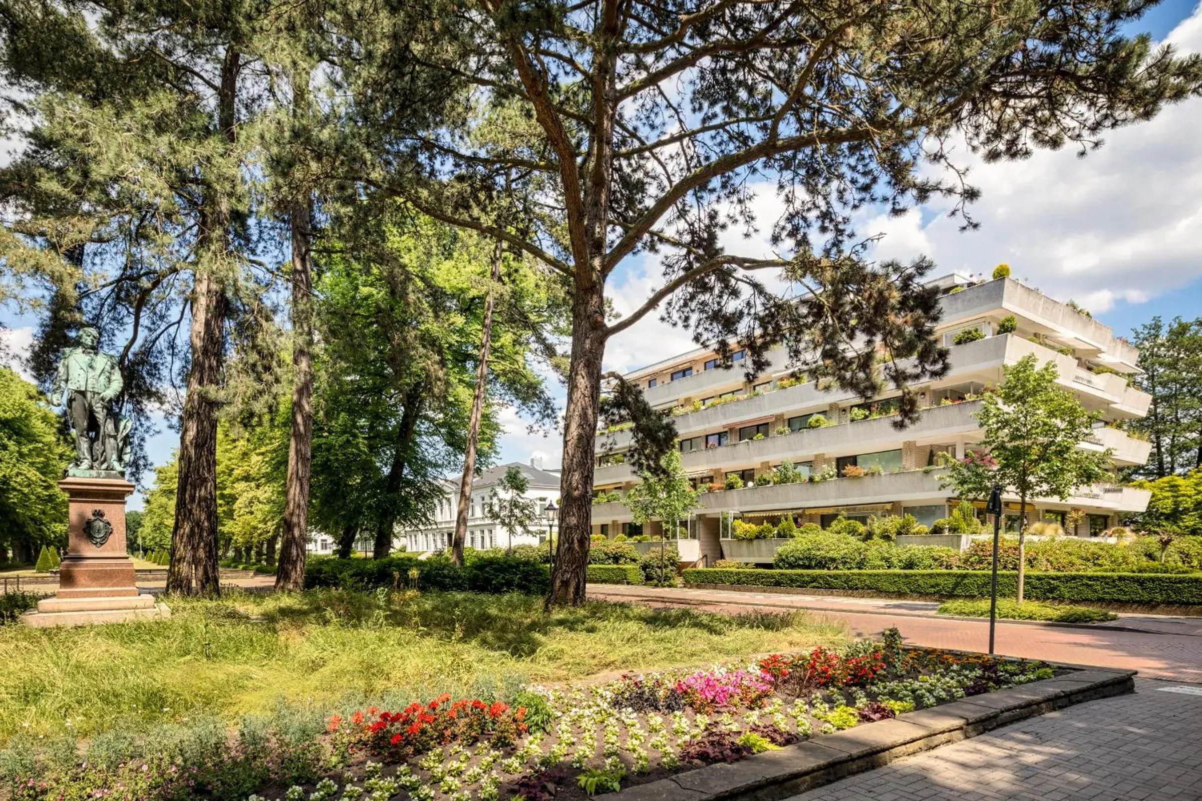 Stilvolle Stadtoase, 116 qm, Parkblick, Wassernah, Parkplatz Stilvolle Stadtoase, 116 qm, Parkblick, Wassernah, Parkplatz