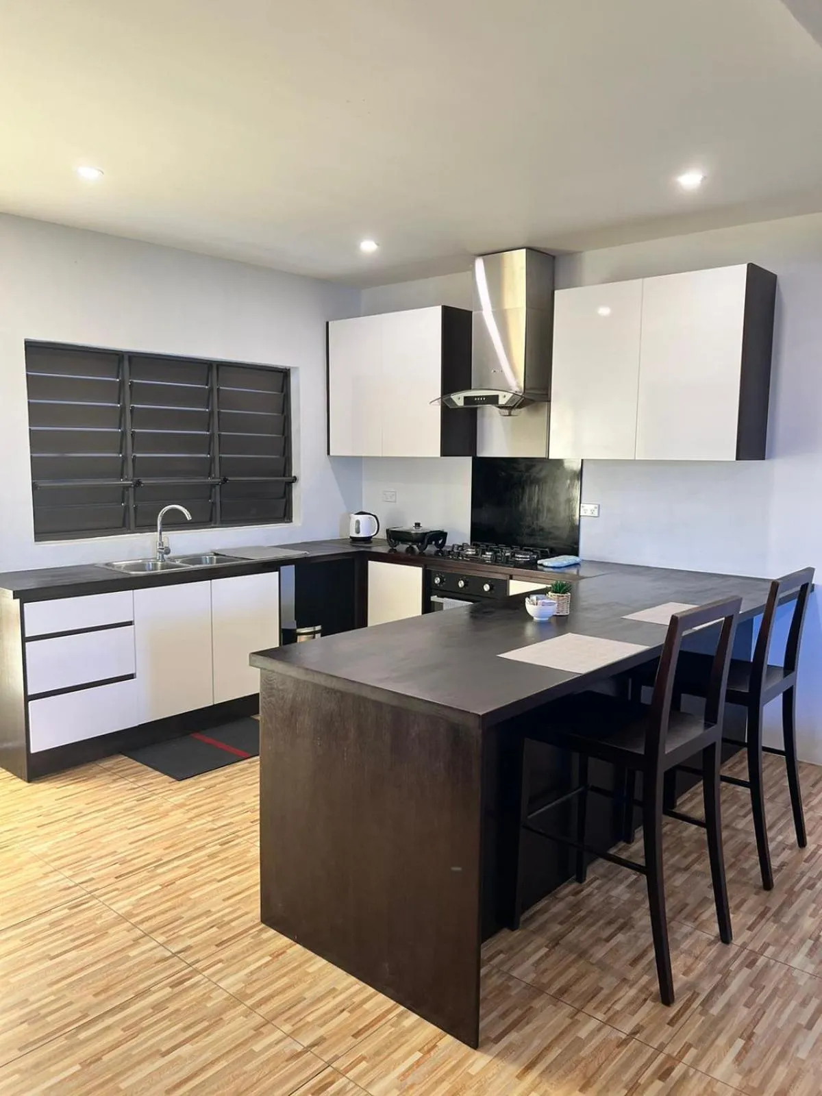 Kitchen or kitchenette in Garden Apartments