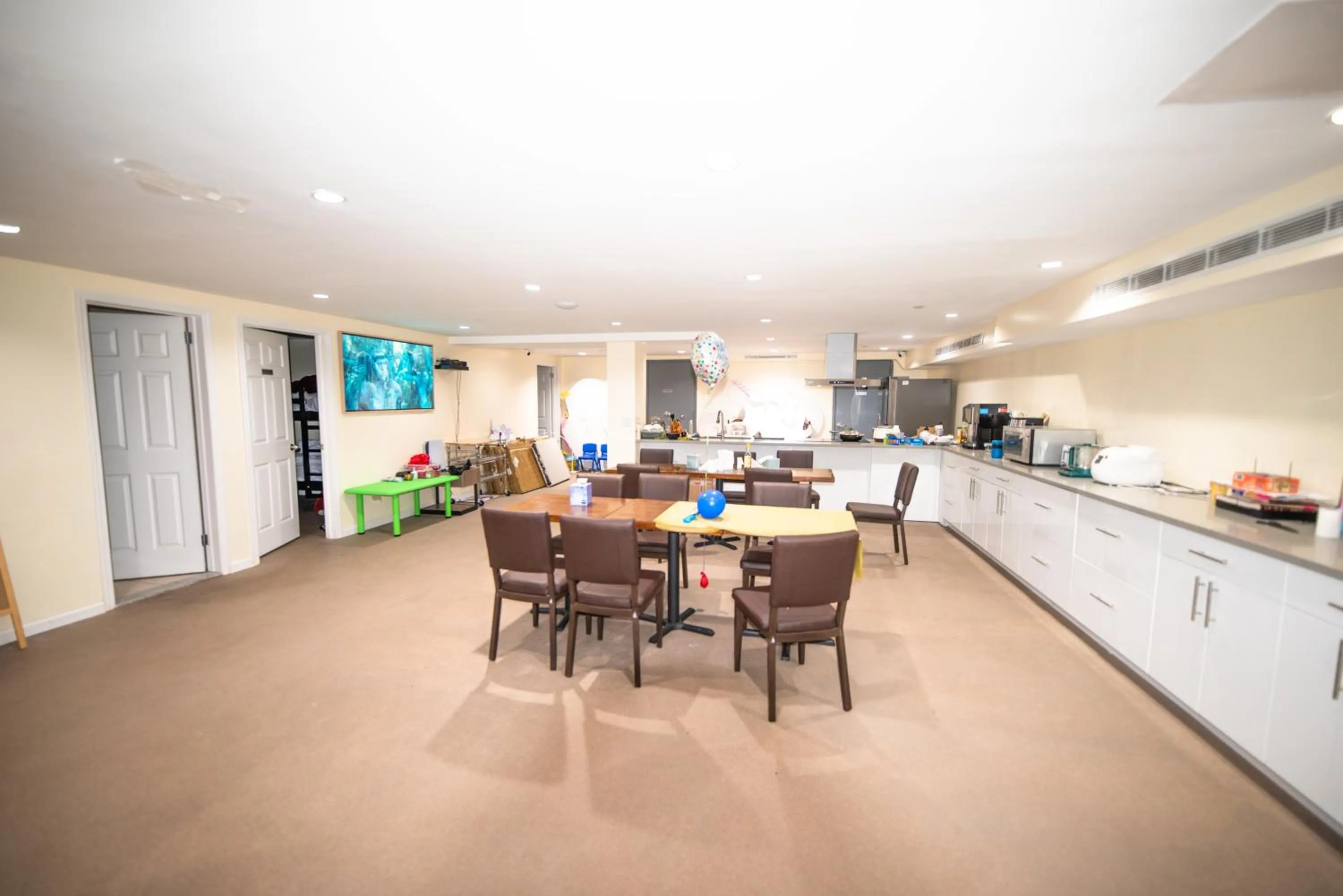 Restaurant/places to eat in Flushing Garden Hotel