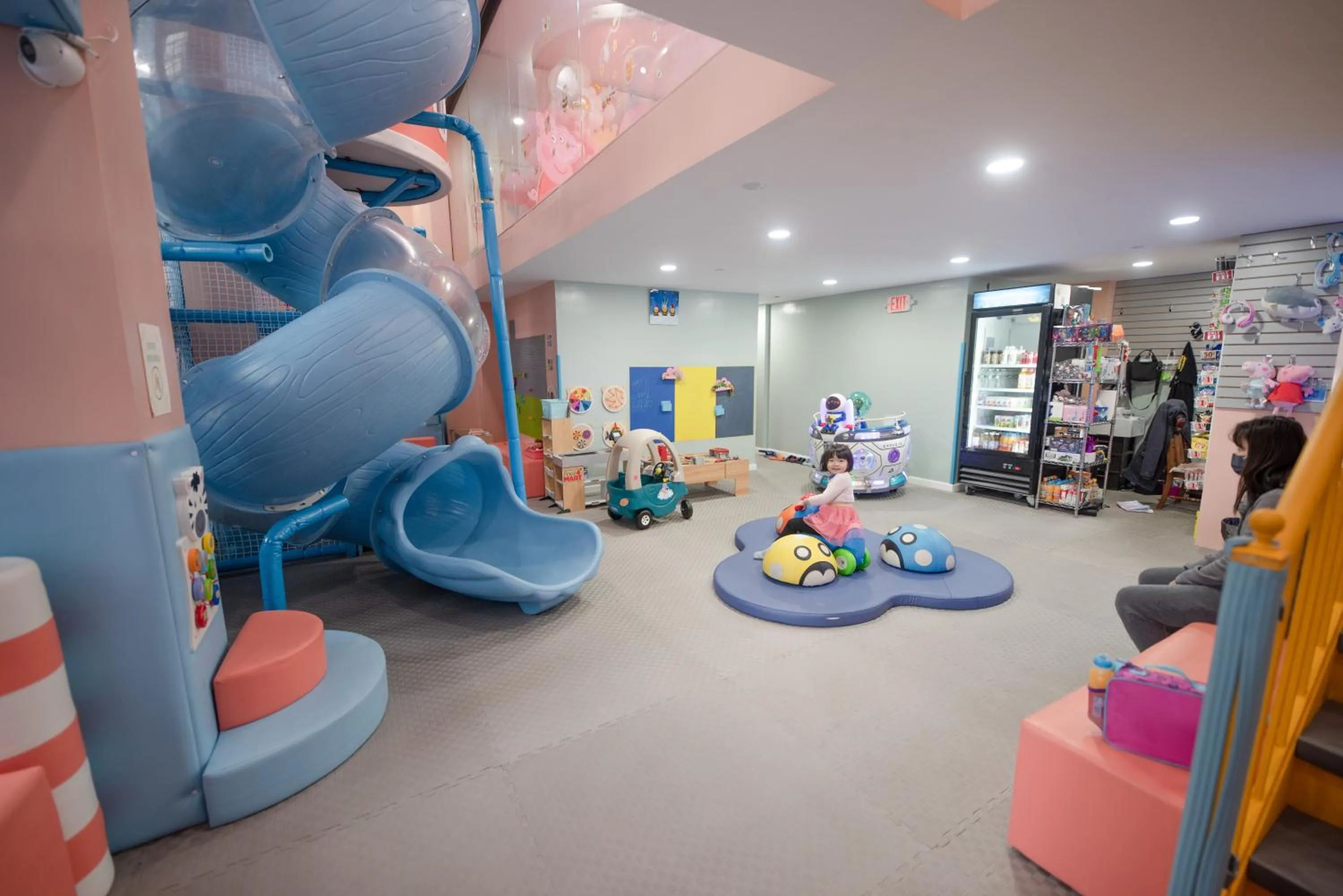 Property building in Flushing Garden Hotel