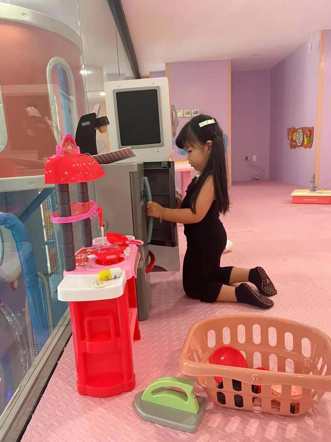 Evening entertainment in Flushing Garden Hotel