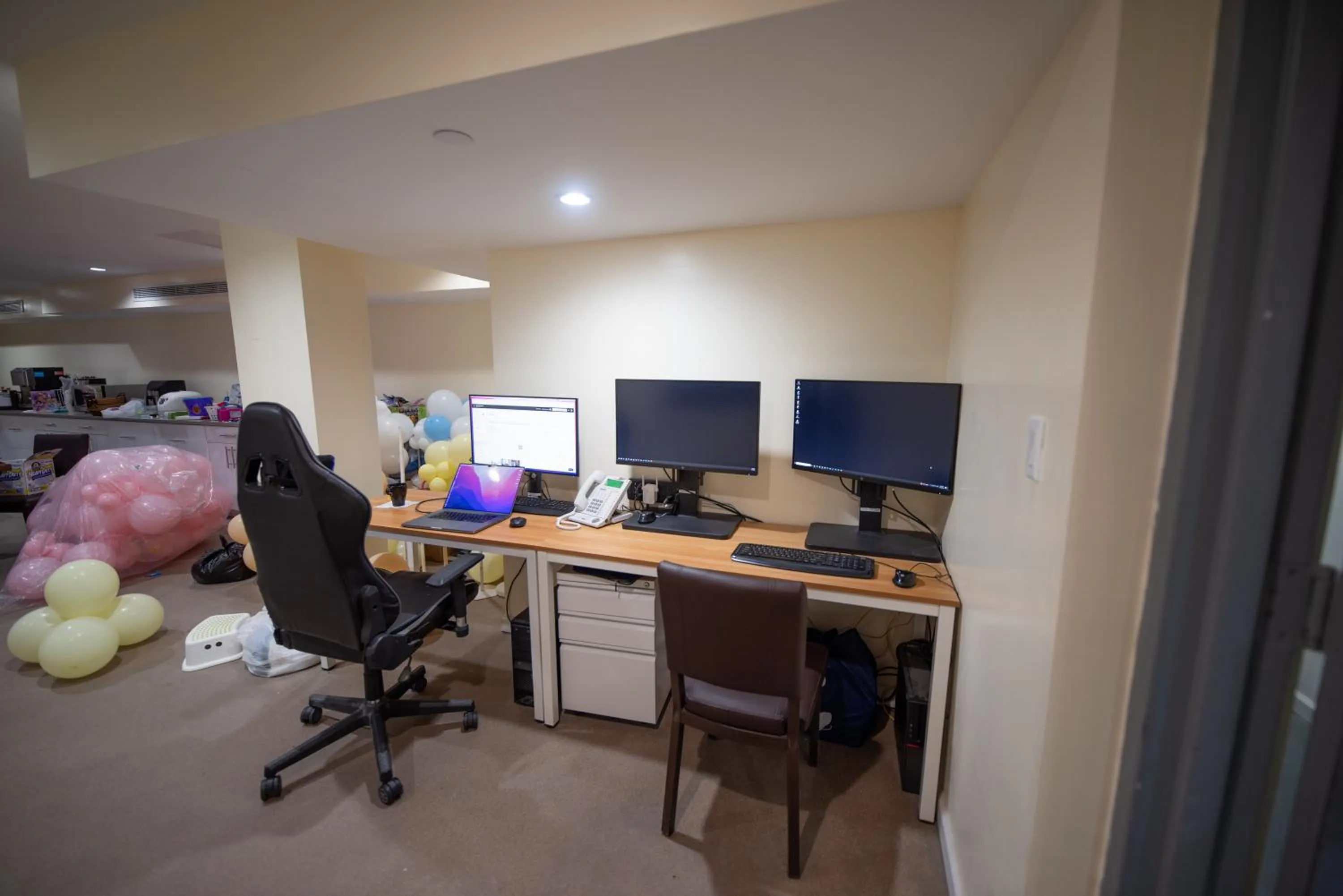 Property building in Flushing Garden Hotel