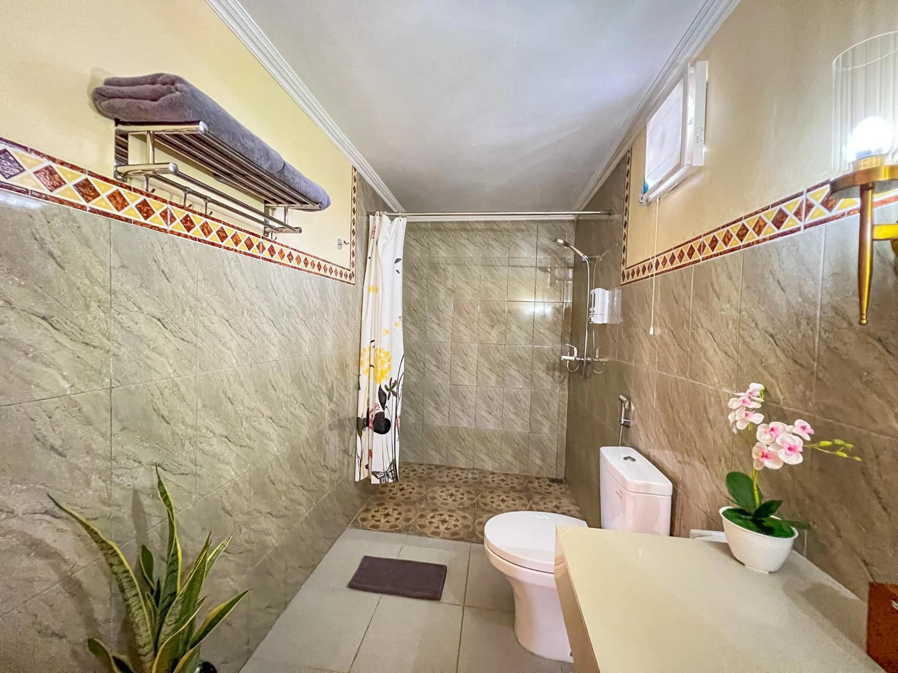 Bathroom in Skywatch cottage