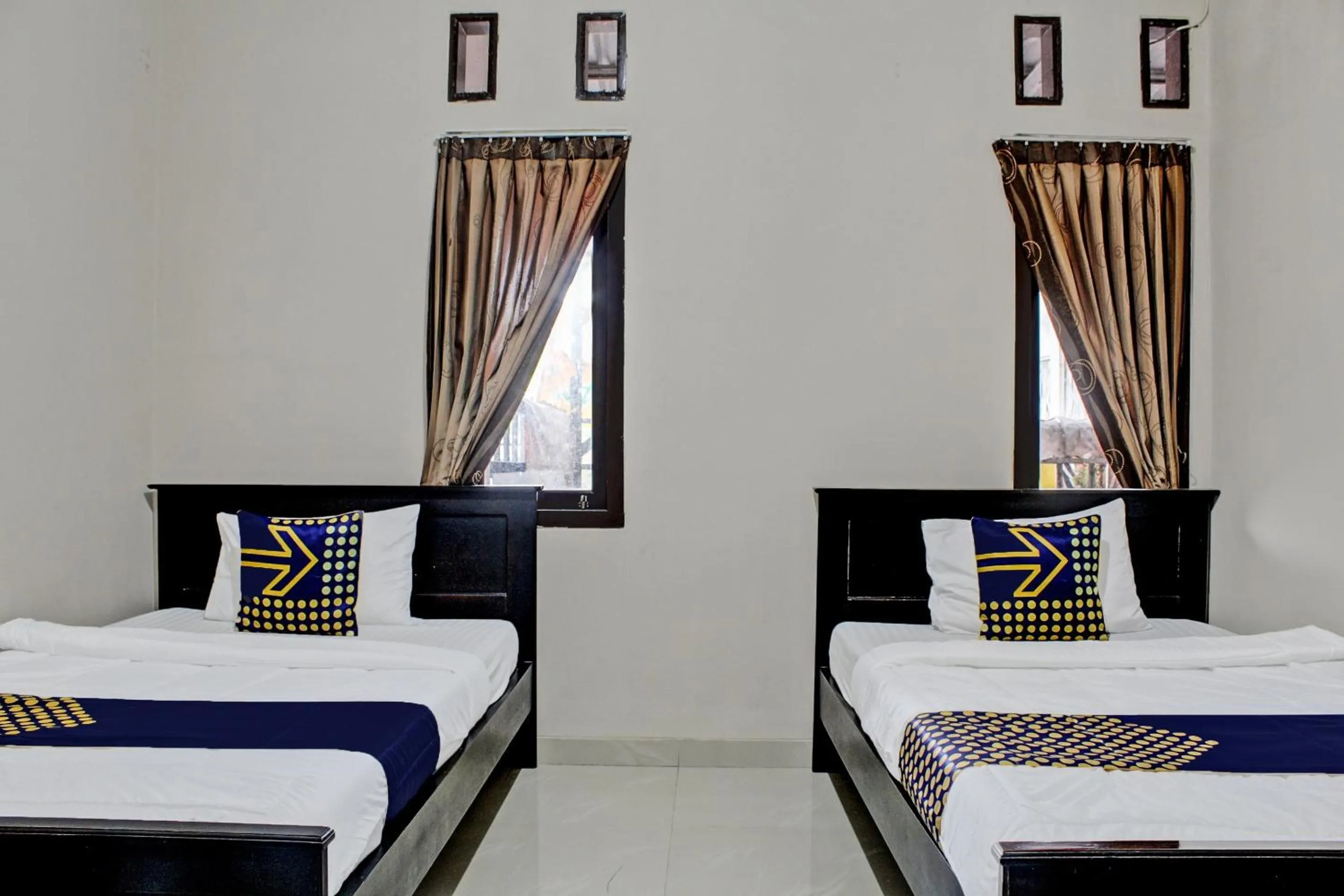 Bedroom, Bed in OYO Life 92509 Maulana Guest House Simpur