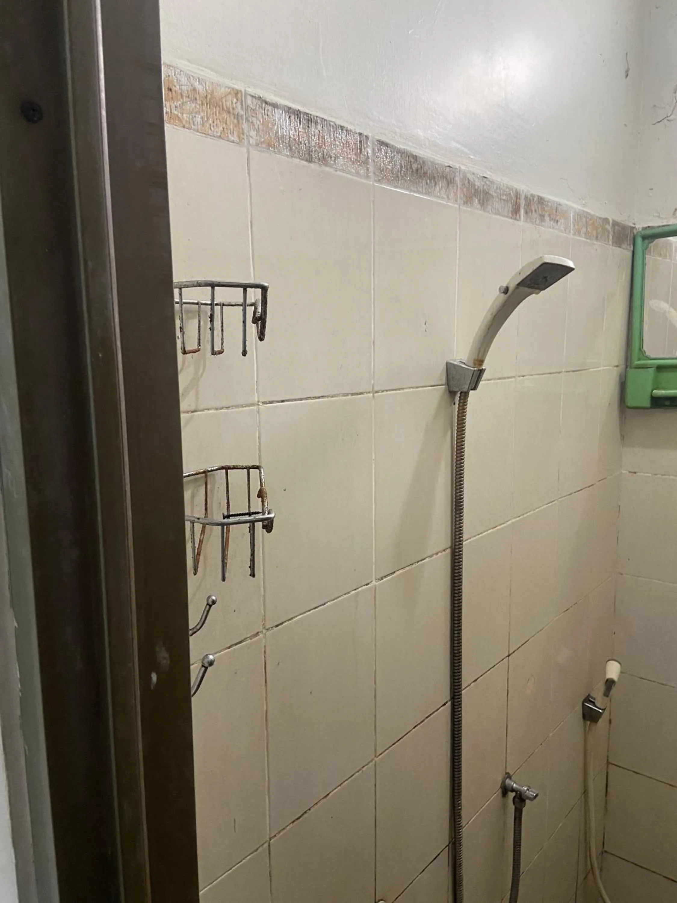 Bathroom in SPOT ON 92544 Senja Homestay