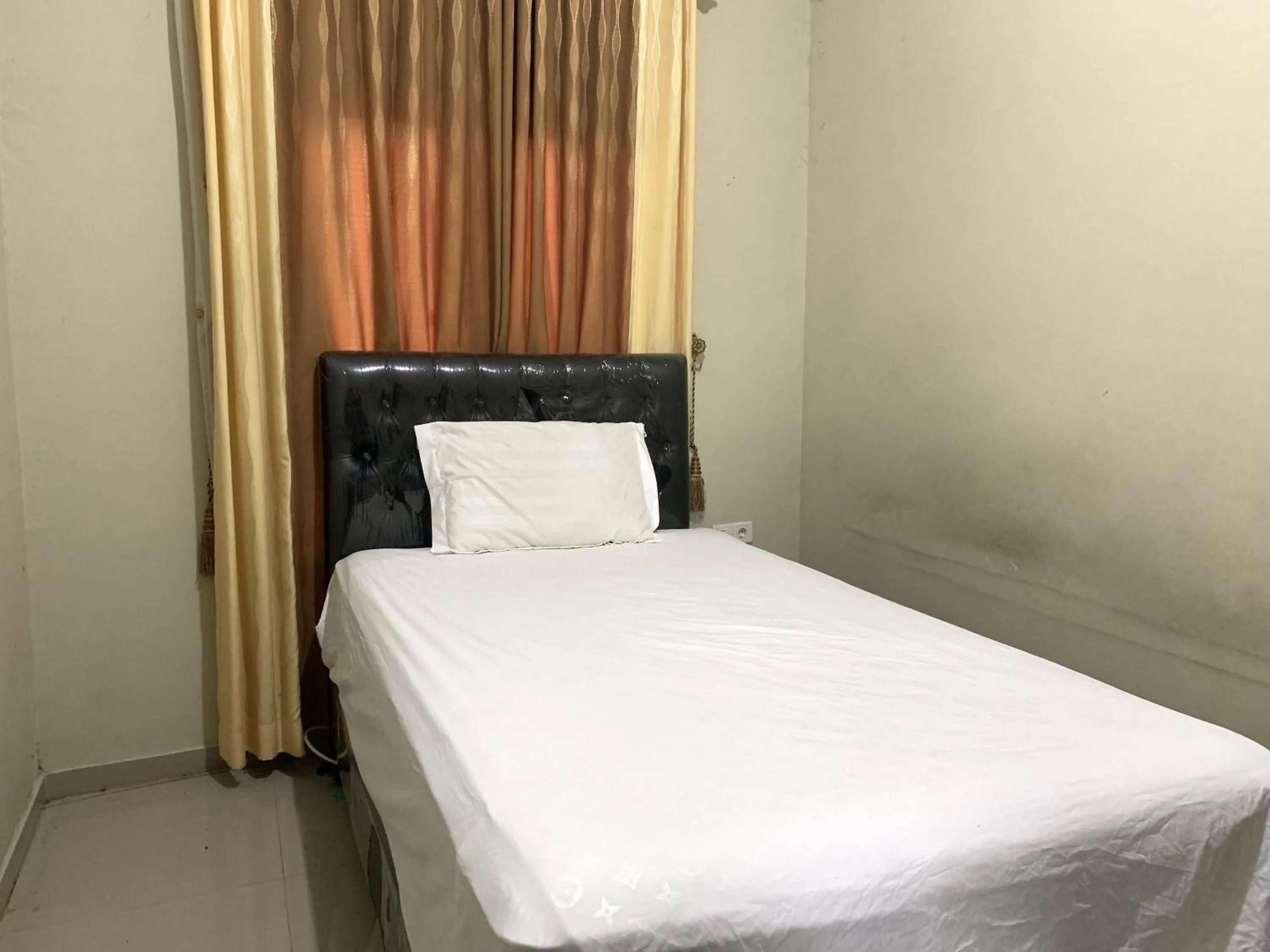 Bedroom, Bed in SPOT ON 92544 Senja Homestay