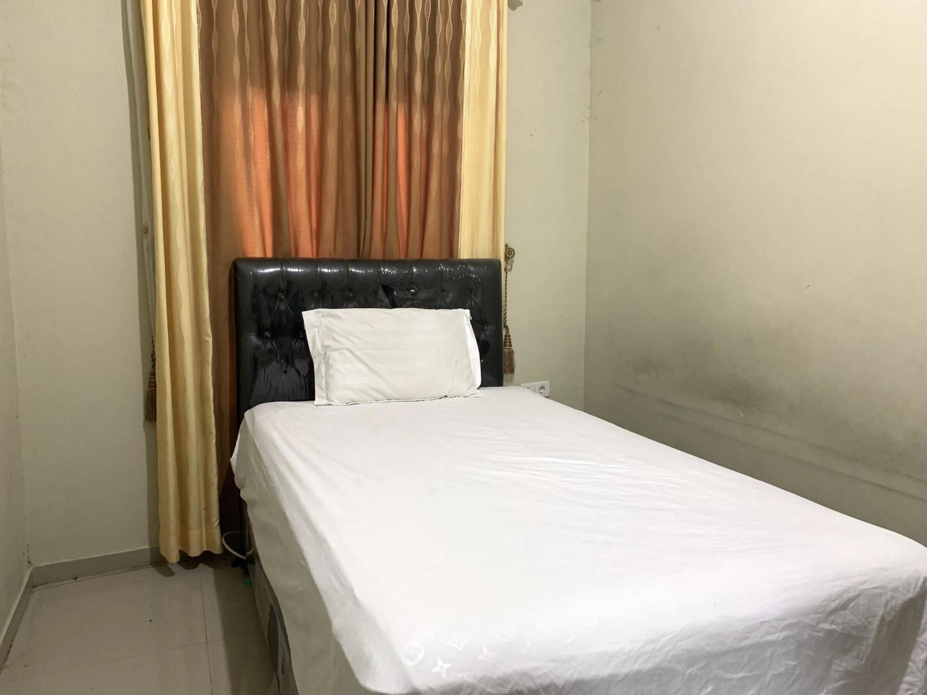 Bedroom, Bed in SPOT ON 92544 Senja Homestay